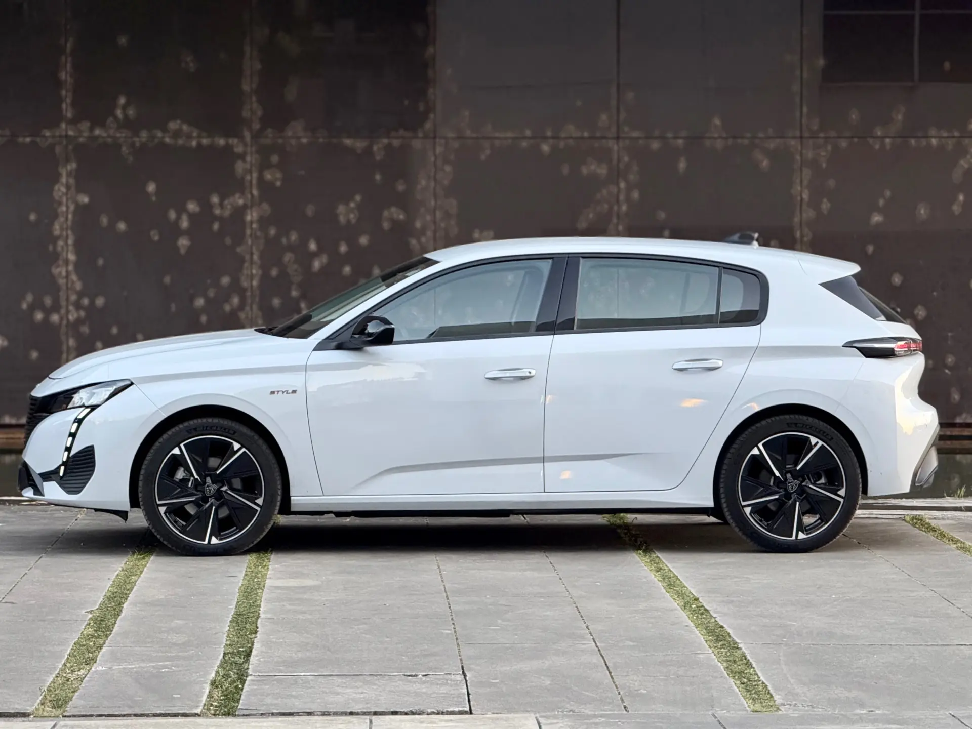 Peugeot e-308 54 kWh Style 10