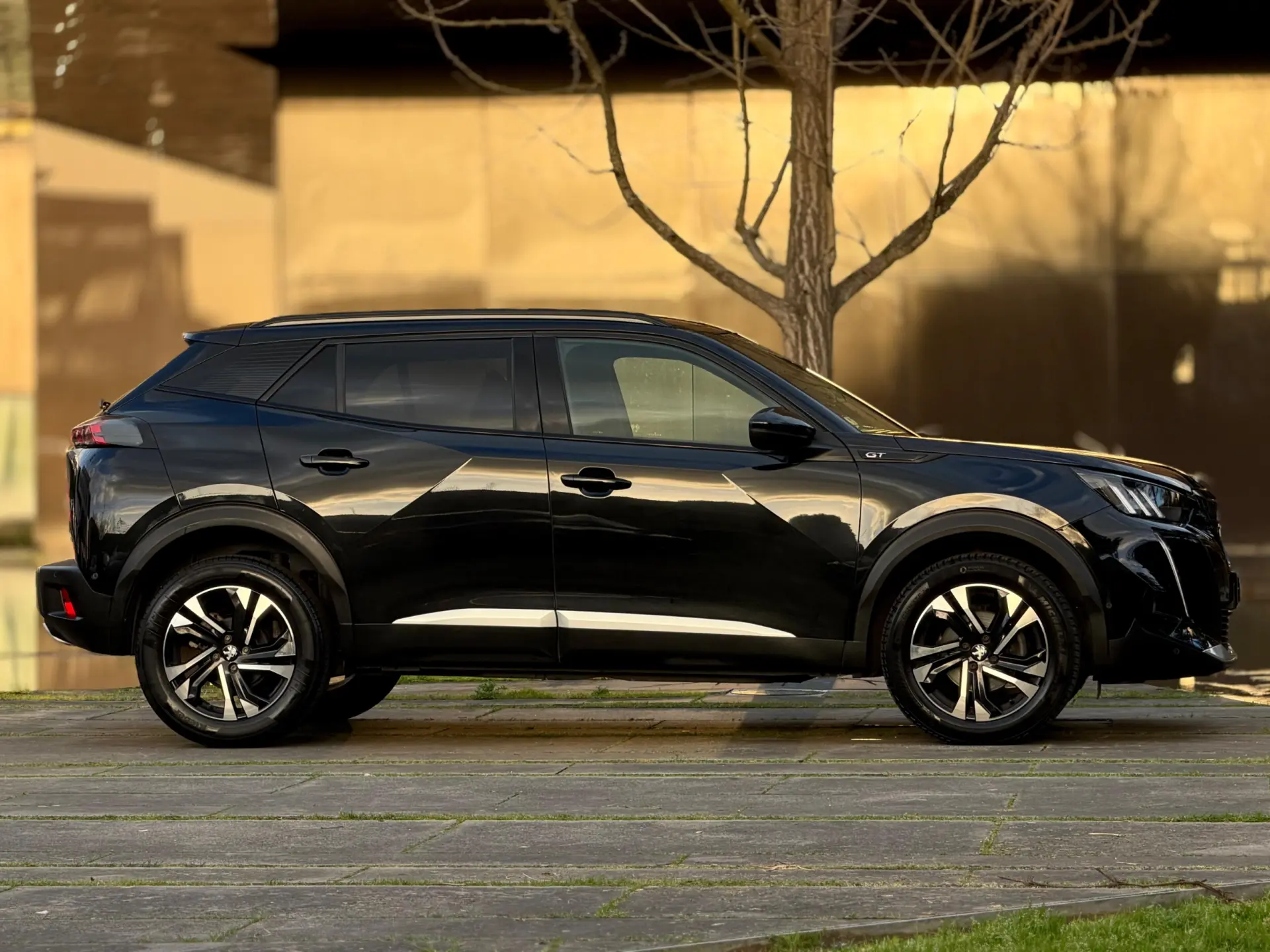 Peugeot 2008 1.2 PureTech GT EAT8 23