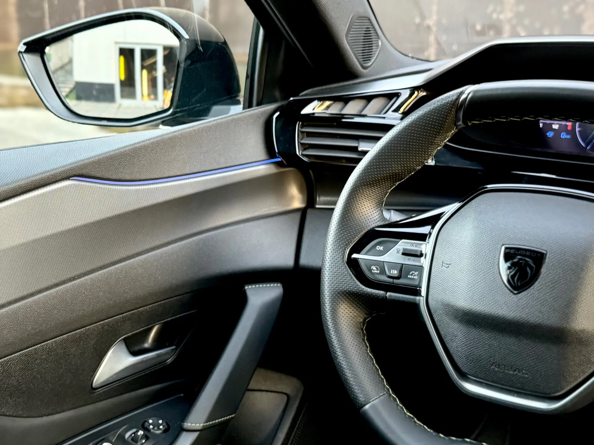 Peugeot 408 1.6 Hybrid GT e-EAT8 9