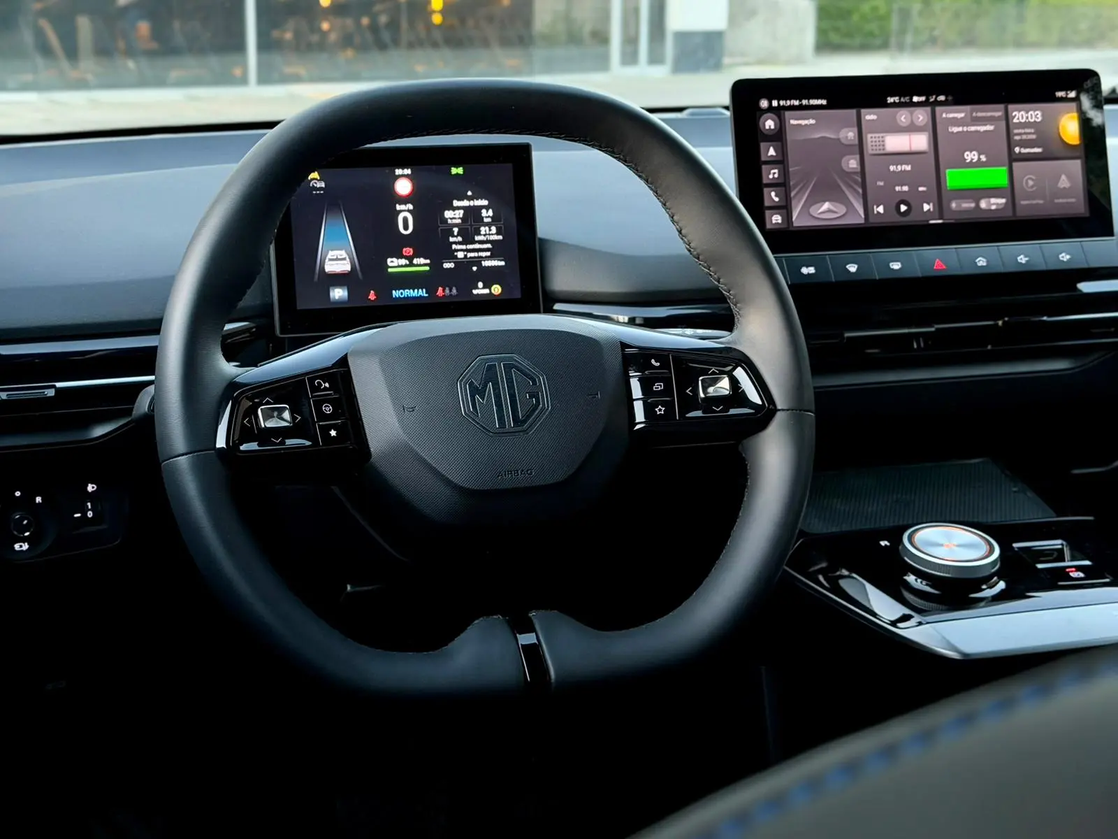 MG MG4 64 kWh Luxury 17