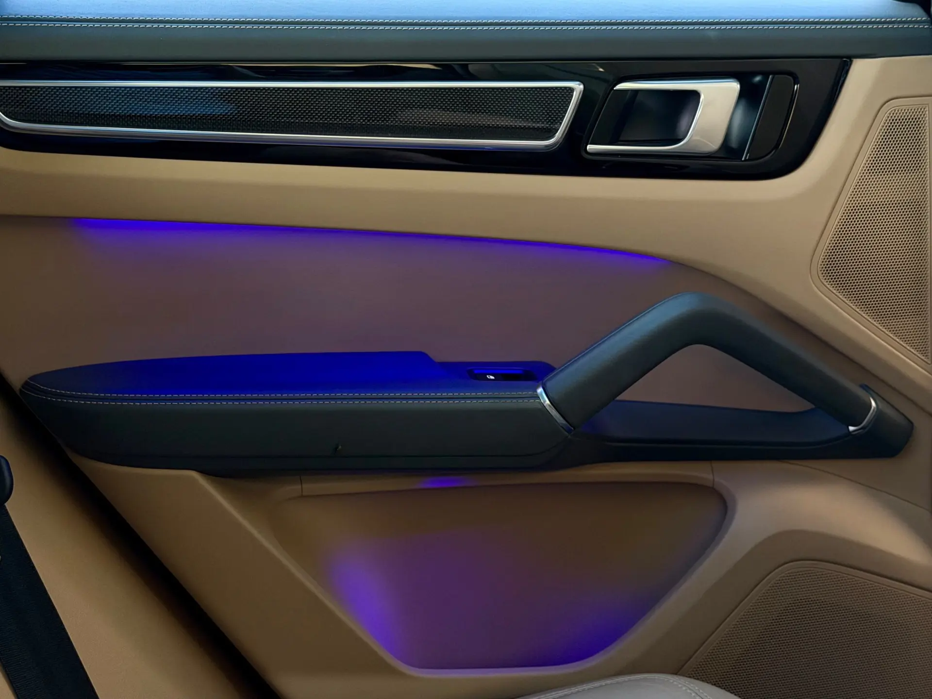 Porsche Cayenne Coupé E-Hybrid Platinum Edition 17