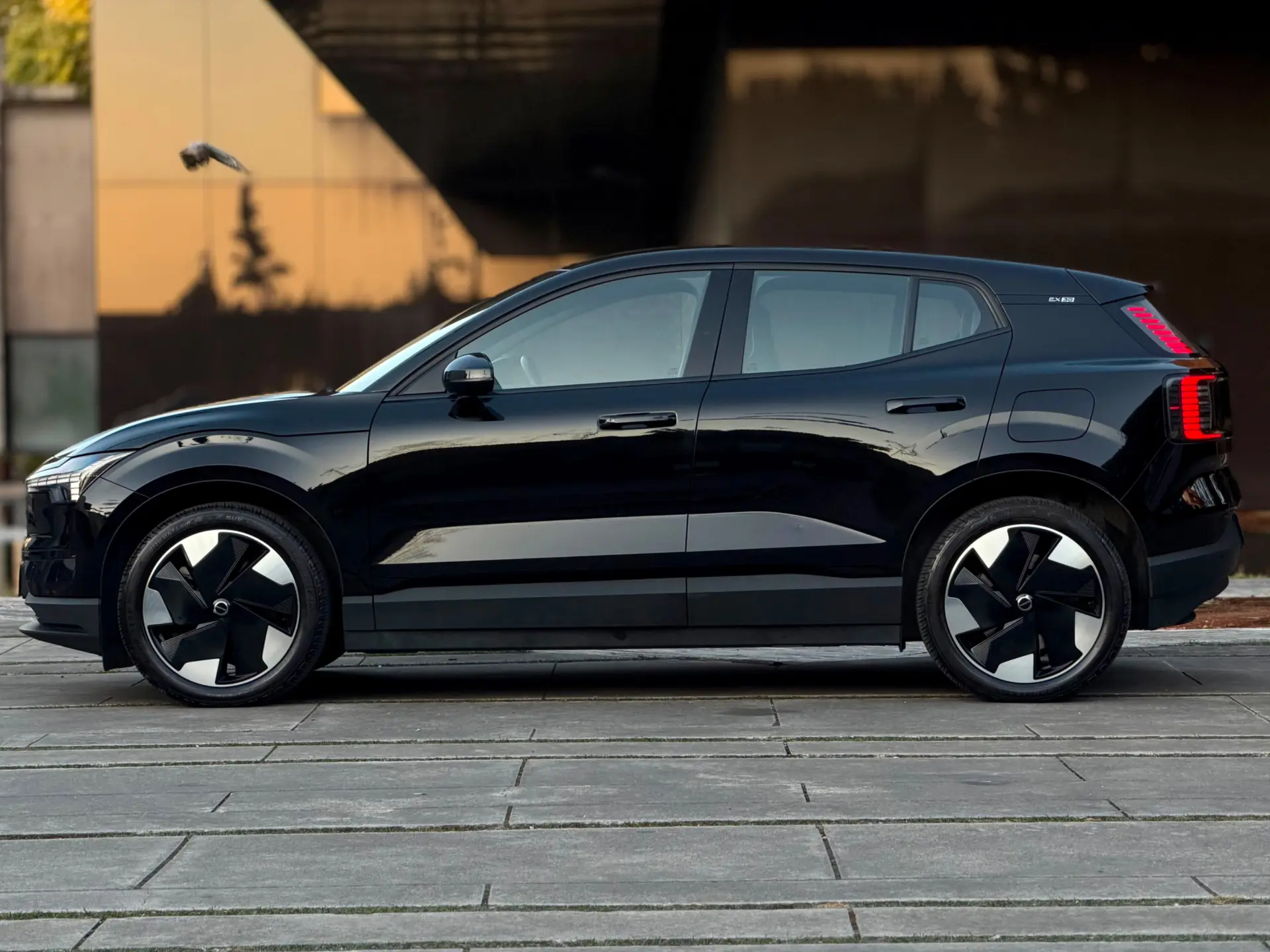 Volvo EX30 Twin Motor Performance AWD Plus 37