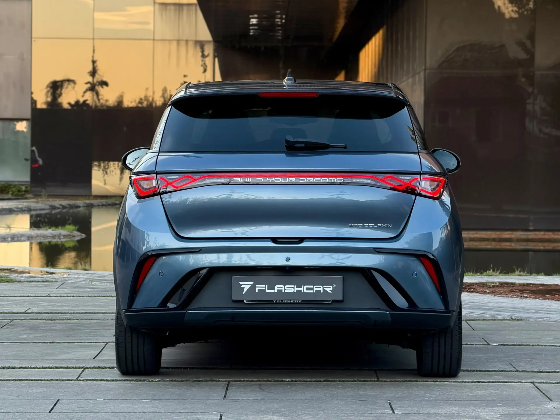 BYD Dolphin 60.4 kWh Design 30