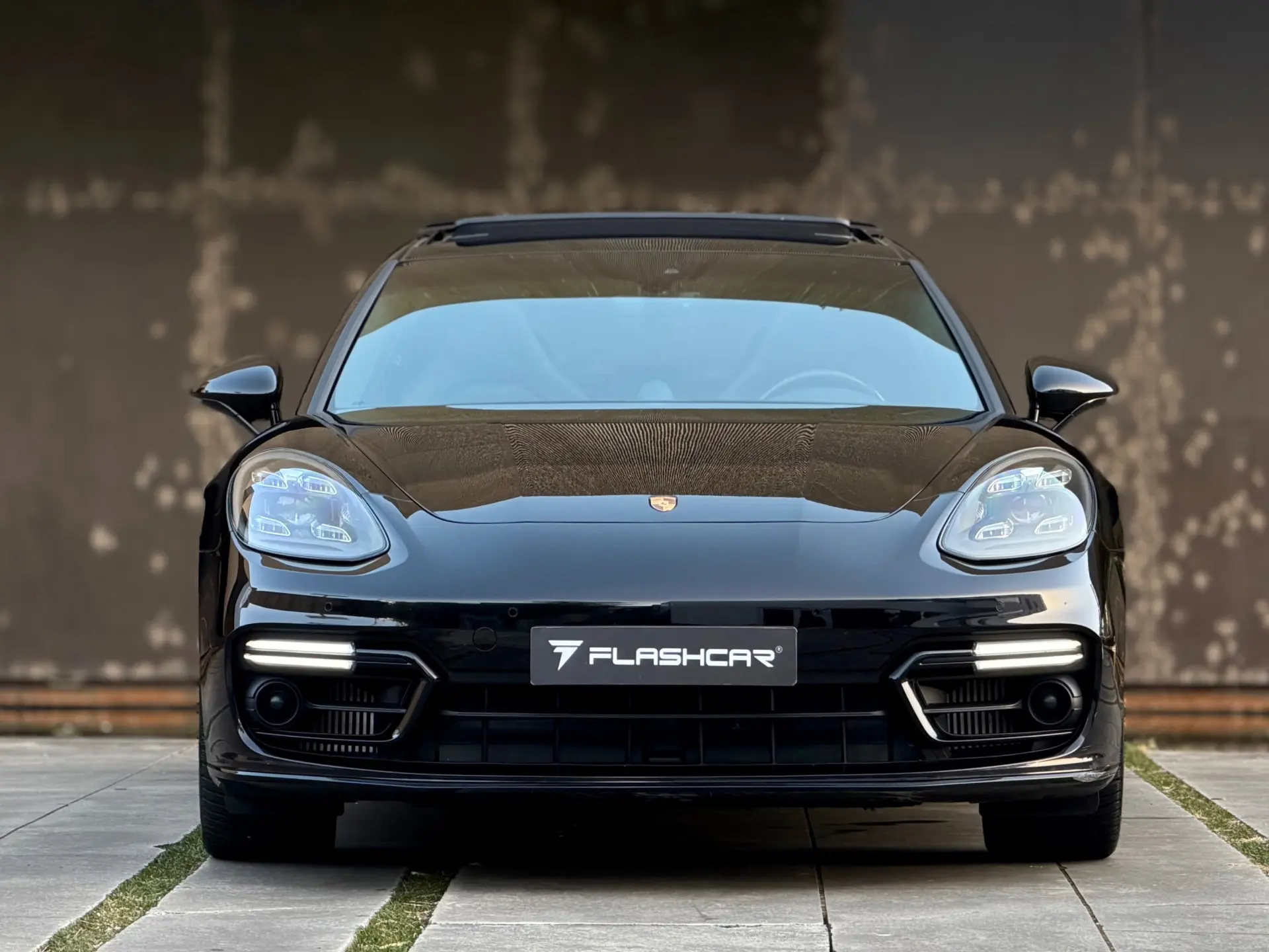Porsche Panamera Sport Turismo 4 E-Hybrid Platinum Edition PDLS 26