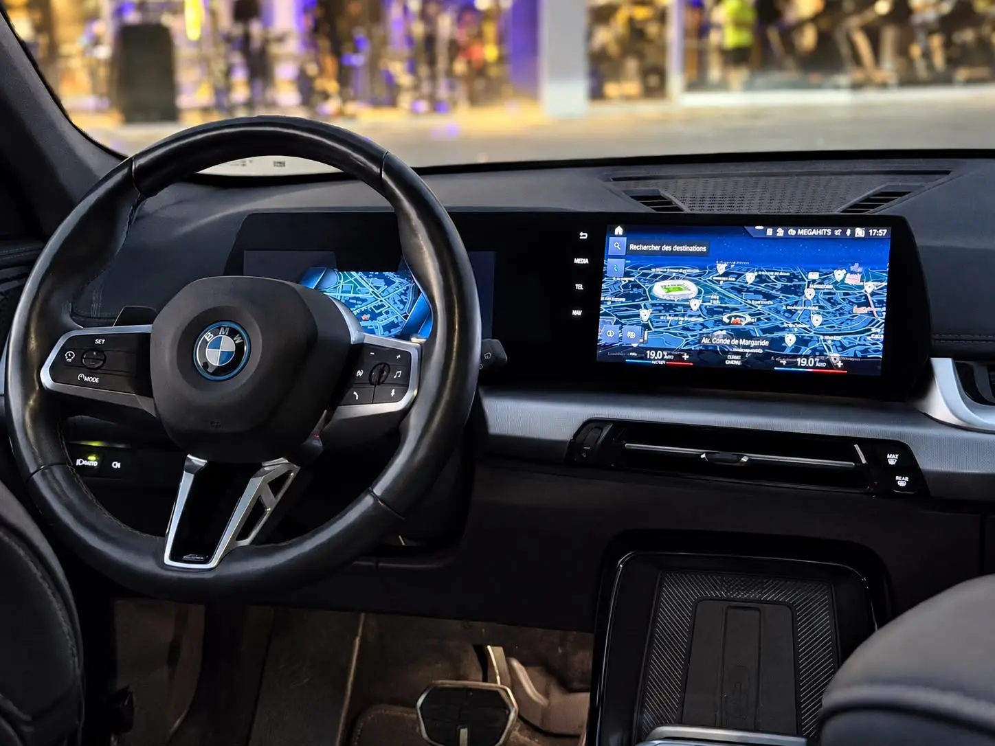 BMW iX1 xDrive30 Pack Desportivo M 2