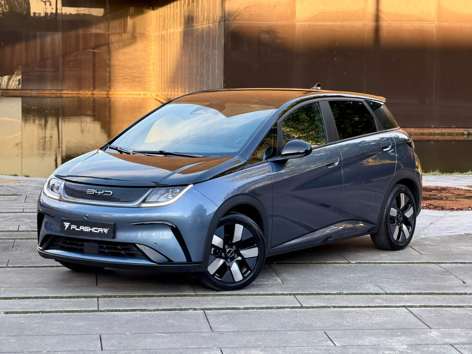 BYD Dolphin 60.4 kWh Design 4