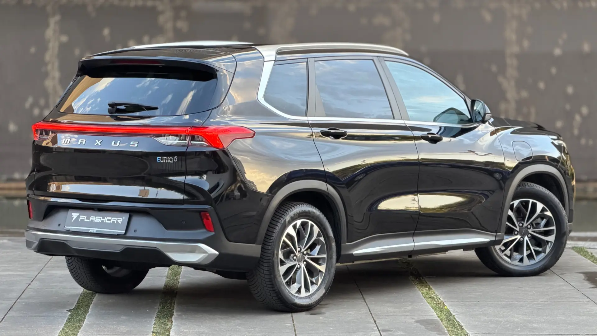 Maxus Euniq 6 Standard 11