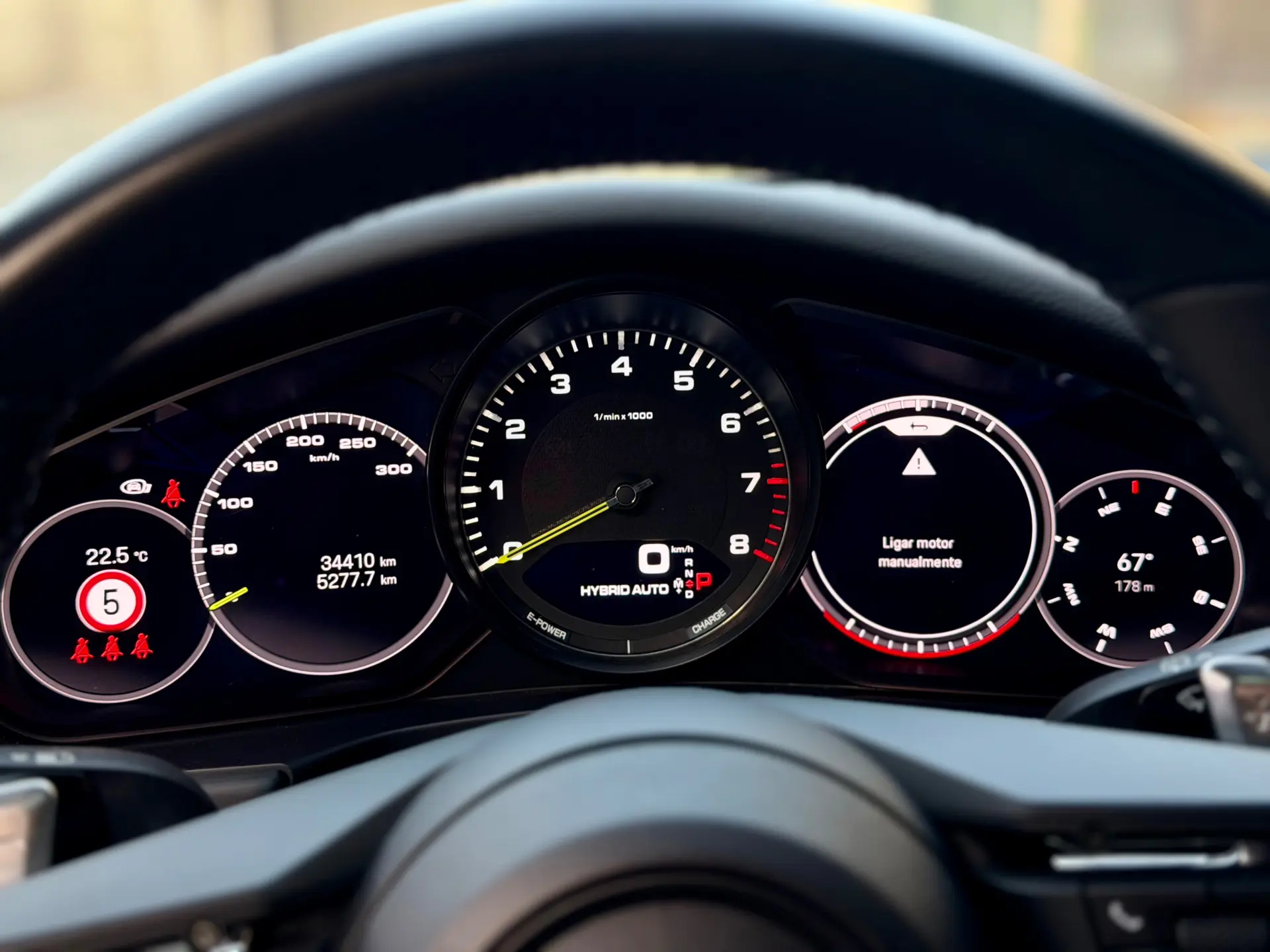 Porsche Panamera Sport Turismo 4 E-Hybrid Platinum Edition PDLS 42