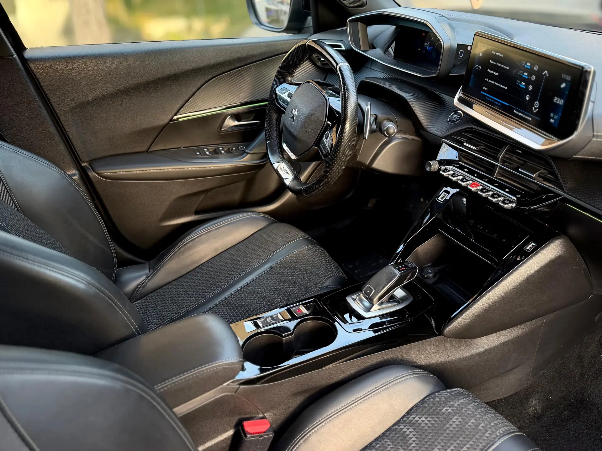 Peugeot 2008 1.2 PureTech GT EAT8 20