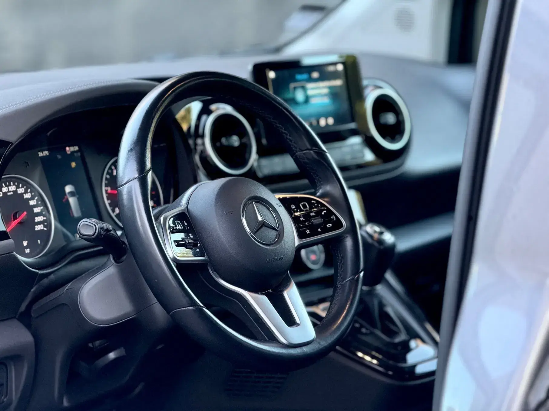 Mercedes-Benz T 180 Outro 3