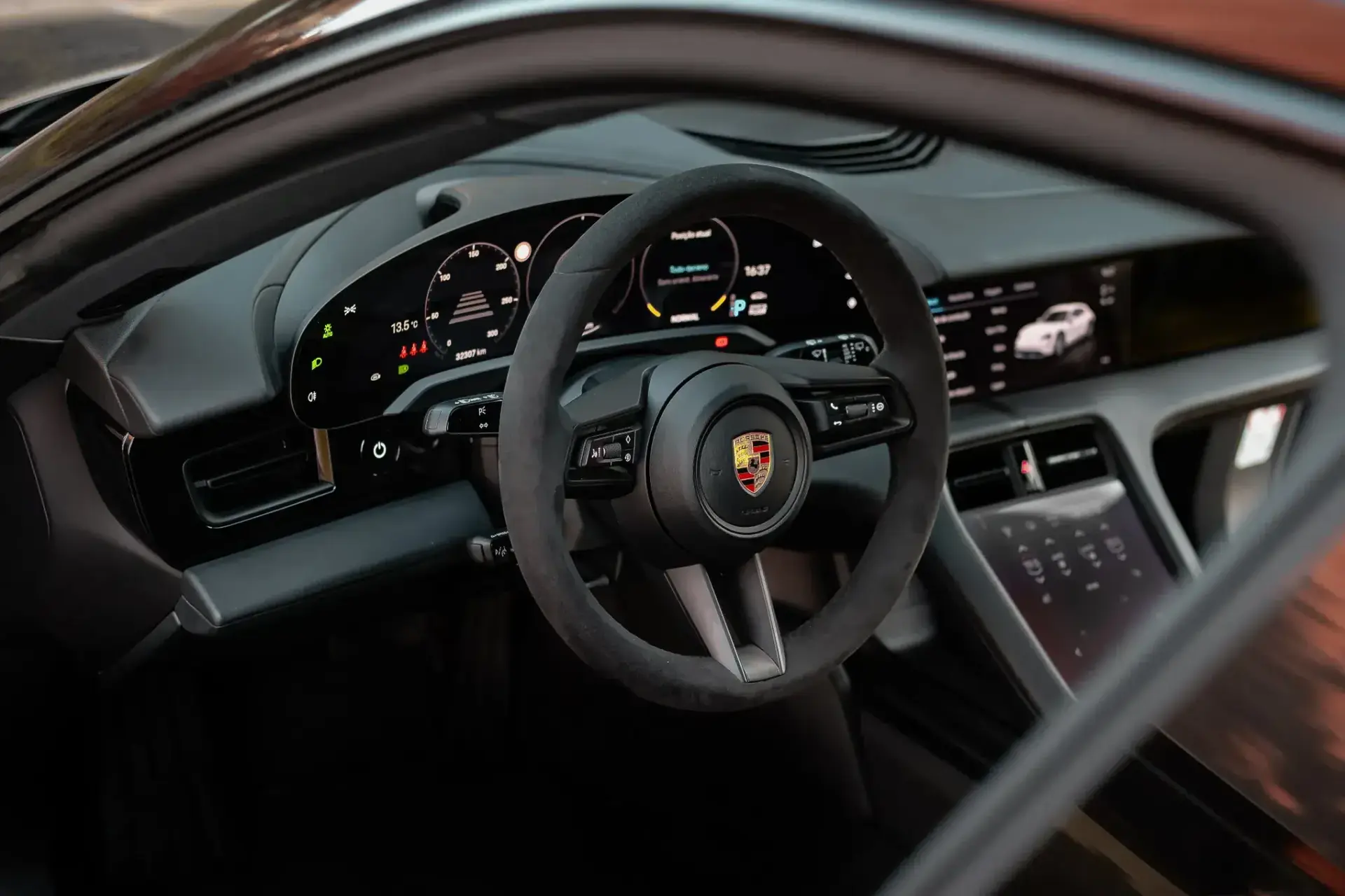 Porsche Taycan Cross Turismo 4 4