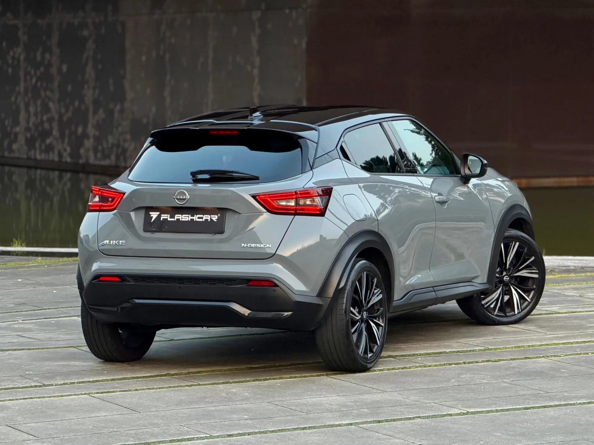 Nissan Juke 1.0 DIG-T N-Design Black 37