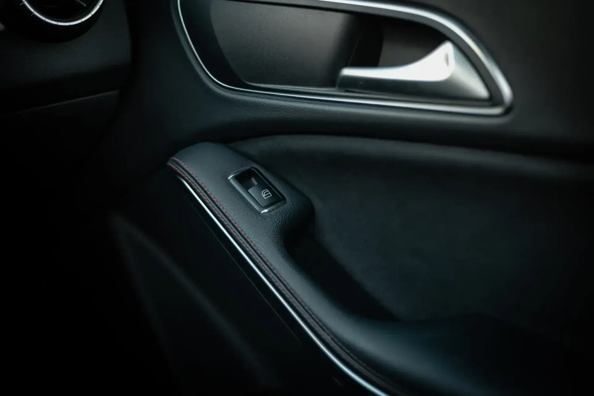 Mercedes-Benz CLA 220 Shooting Brake d 4Matic 7G-DCT AMG Line 36