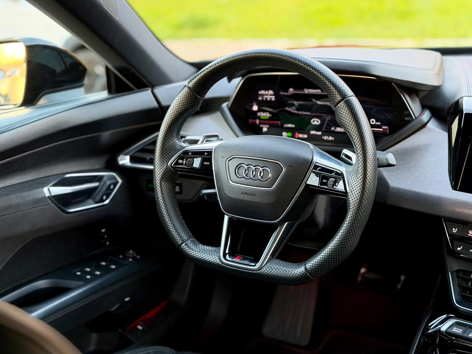 Audi e-tron GT quattro 86