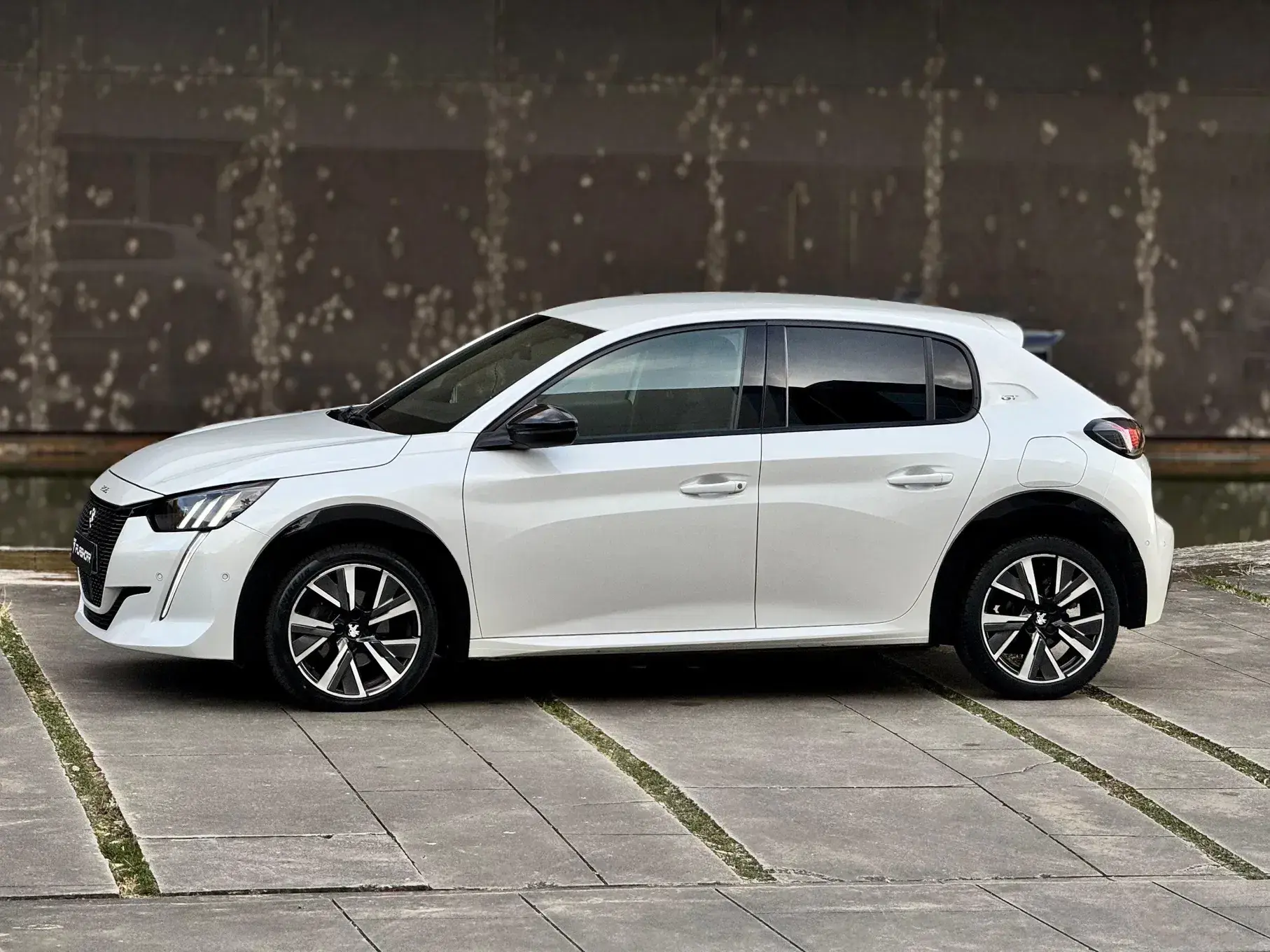 Peugeot 208 GT 30