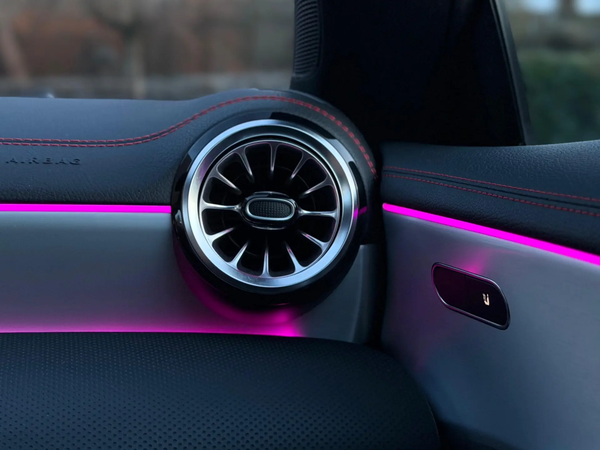 Mercedes-Benz CLA 250 e 8G-DCT AMG Line 3