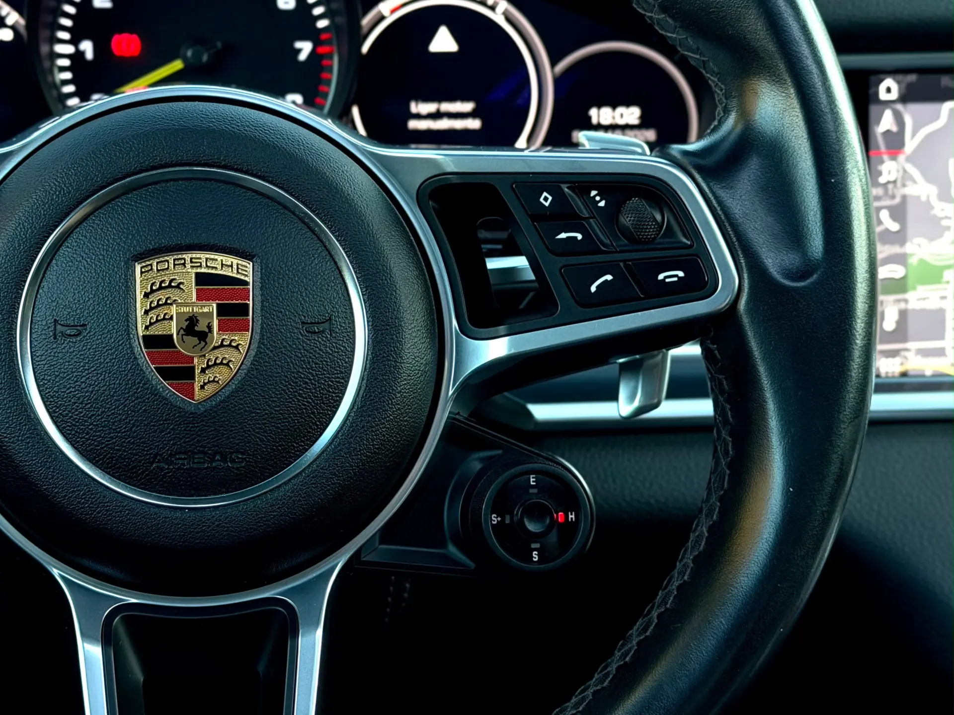 Porsche Panamera 4 E-Hybrid 13