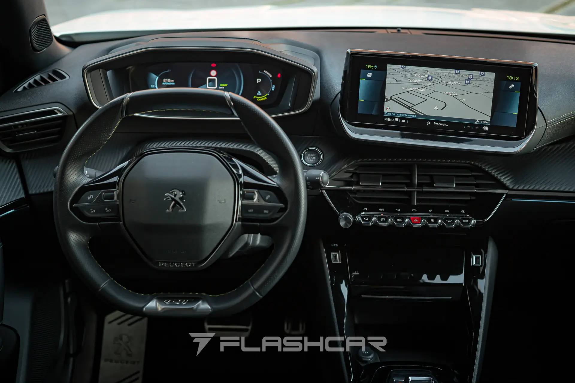 Peugeot e-2008 GT 28