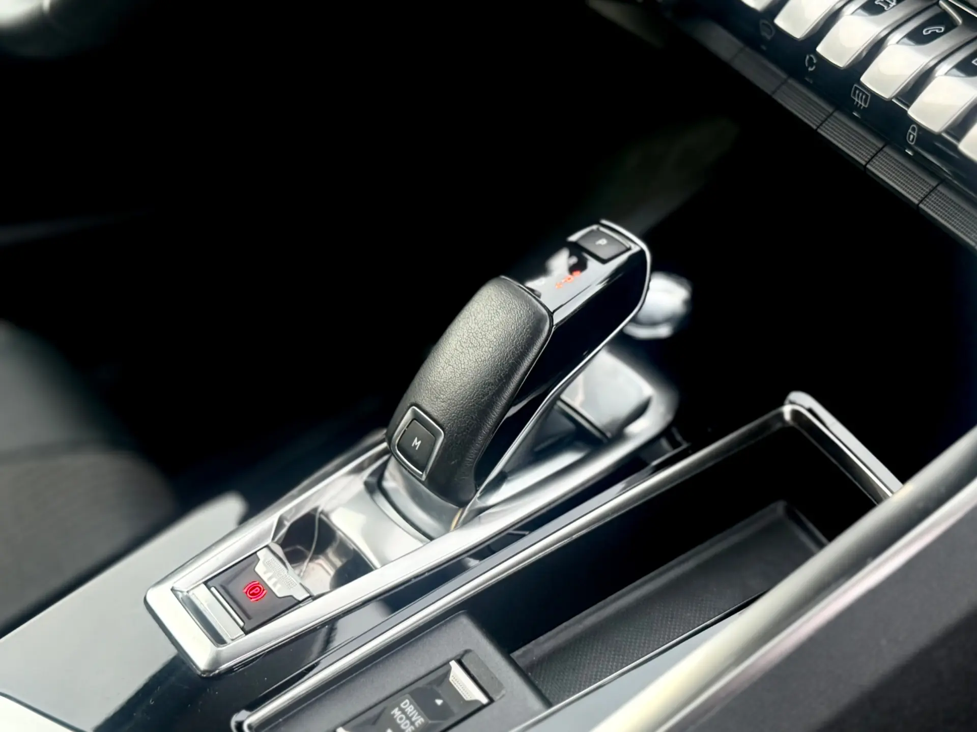 Peugeot 3008 PureTech 130 Stop & Start GPF EAT8 Allure 14