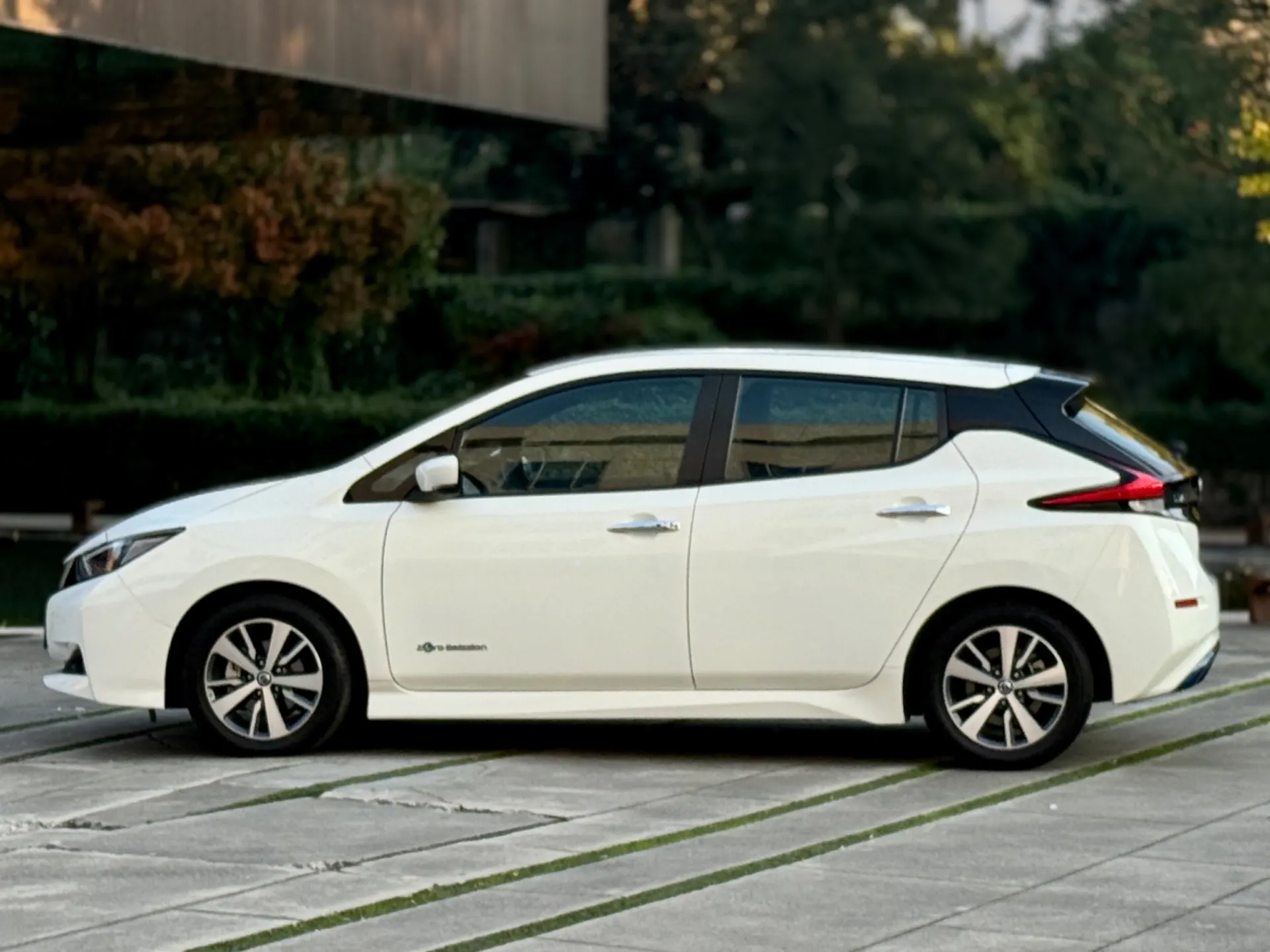 Nissan Leaf N-Connecta Full Led 8