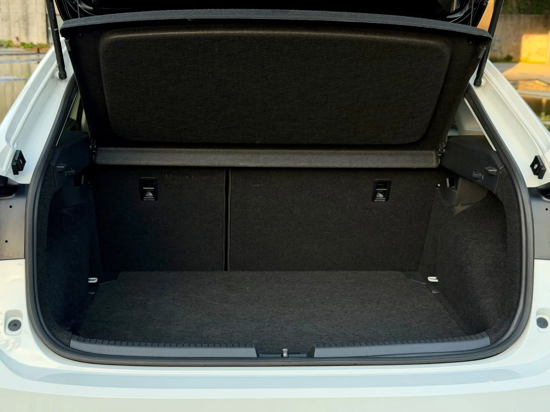 Volkswagen Taigo 1.5 TSI OPF DSG R-Line 14