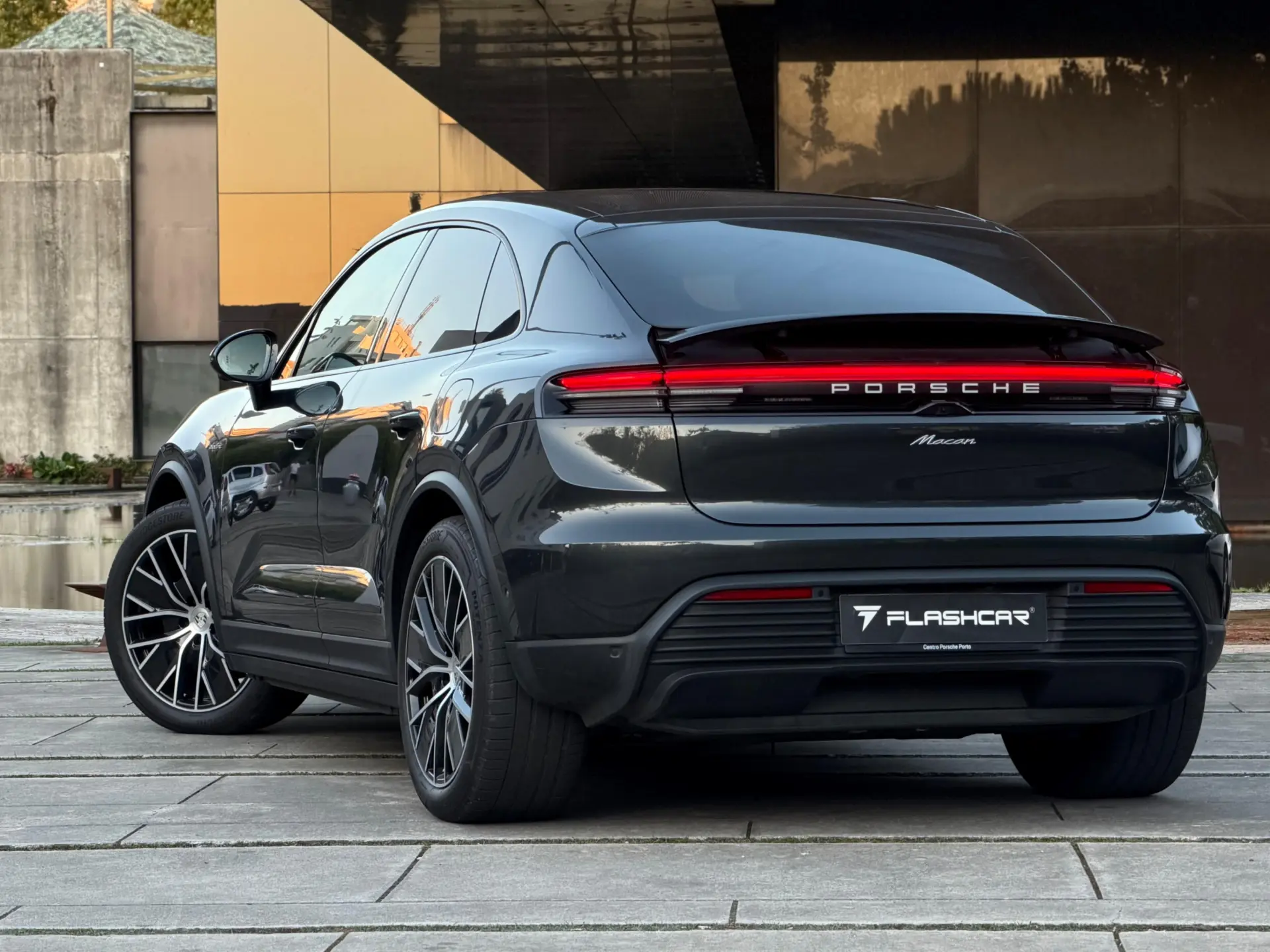 Porsche Macan Electric 15