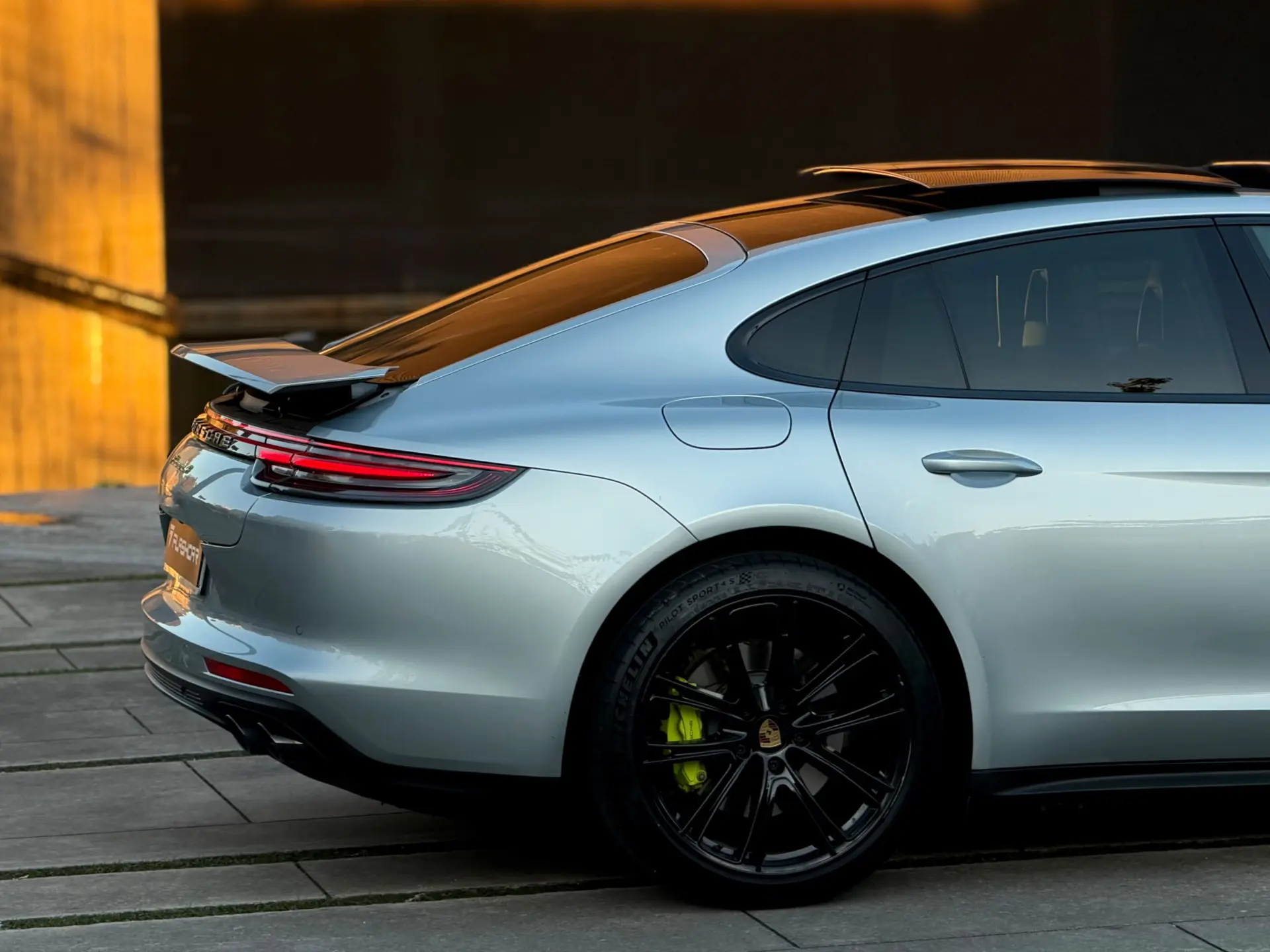 Porsche Panamera 4 E-Hybrid 25
