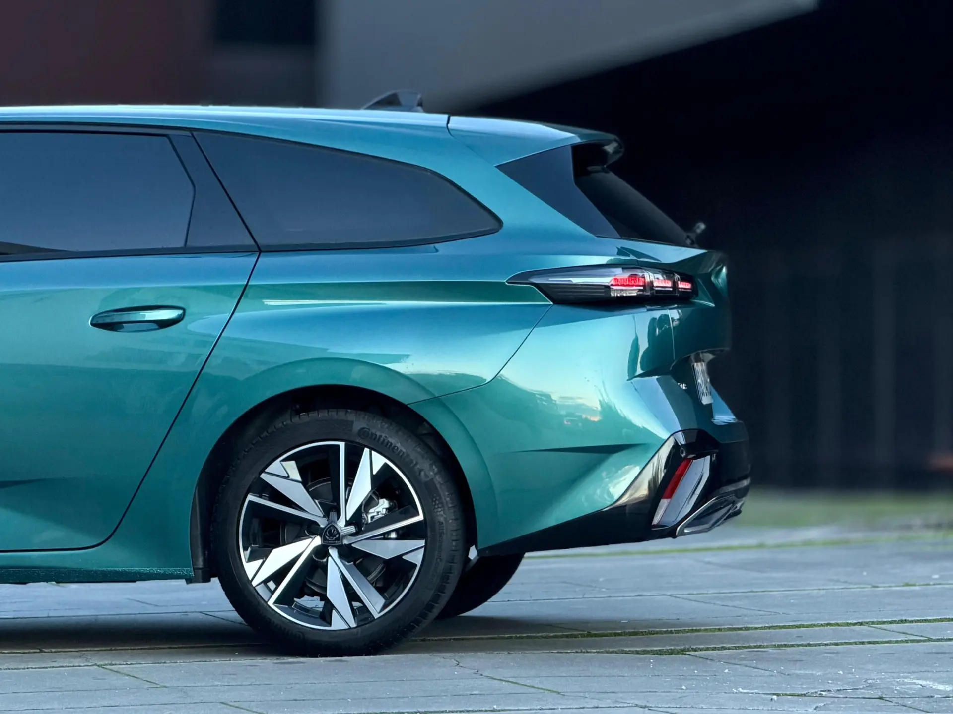 Peugeot 308 SW 1.2 PureTech Allure EAT6 39