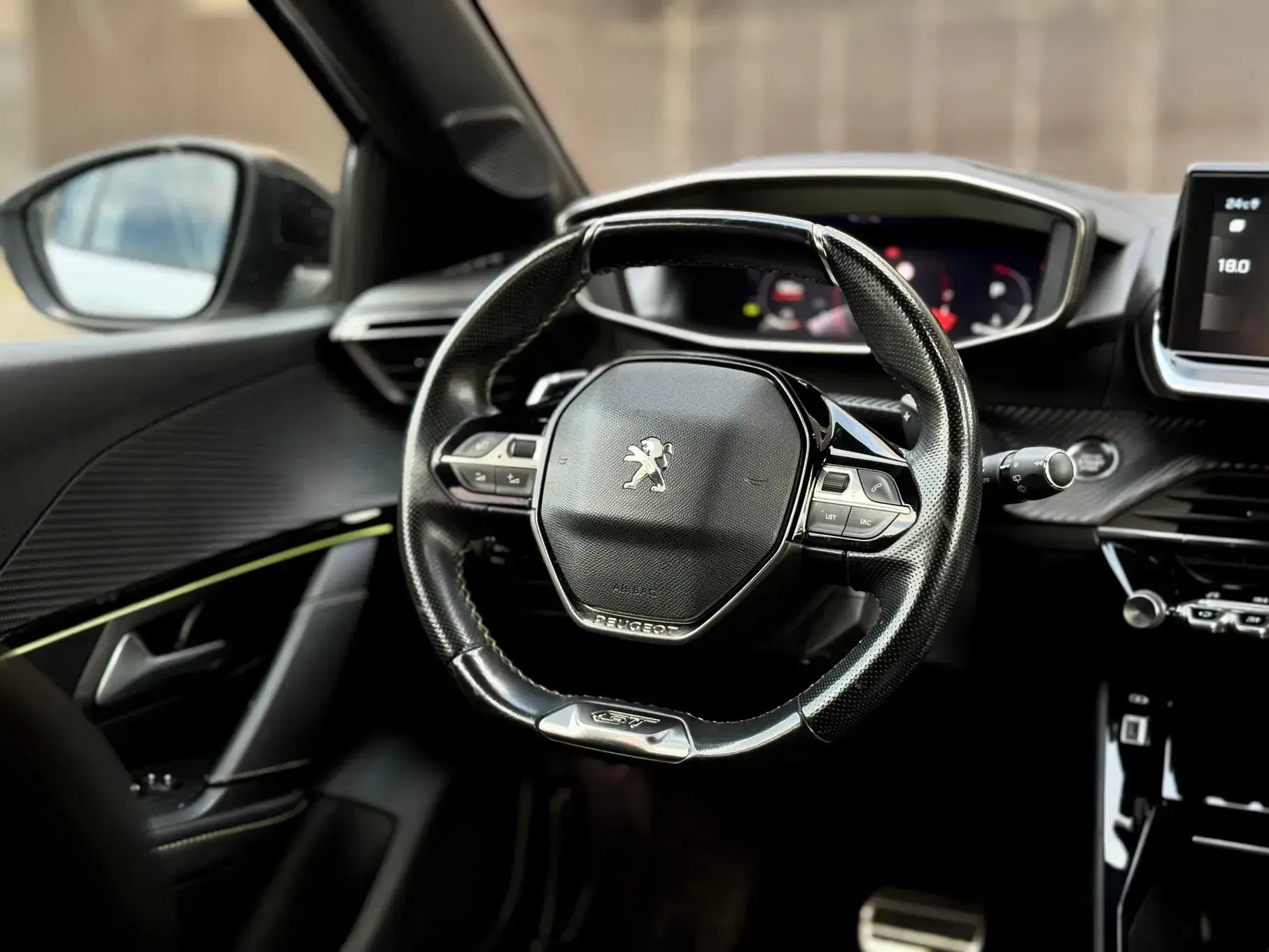 Peugeot 208 GT 8