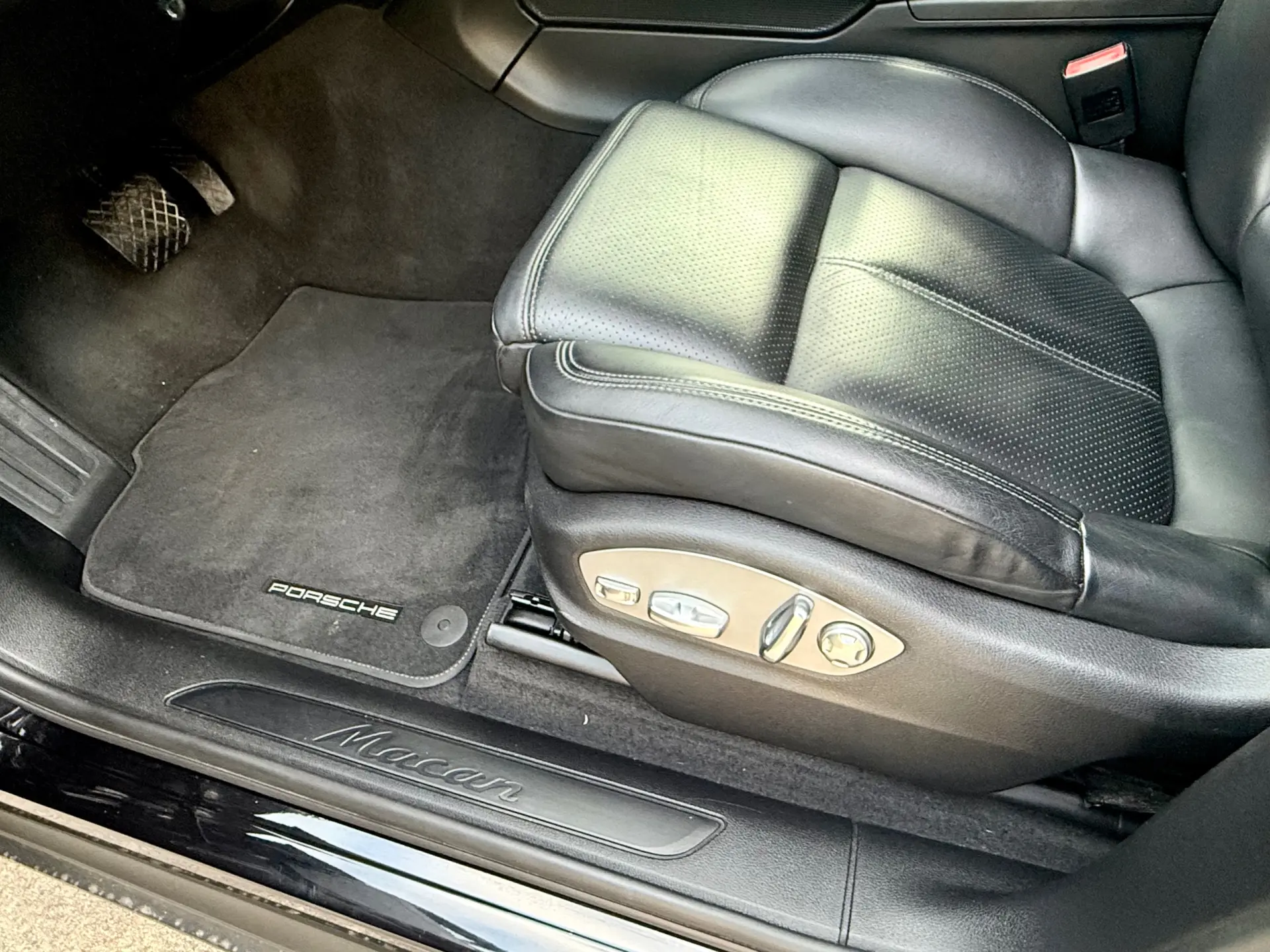 Porsche Macan Standard 29