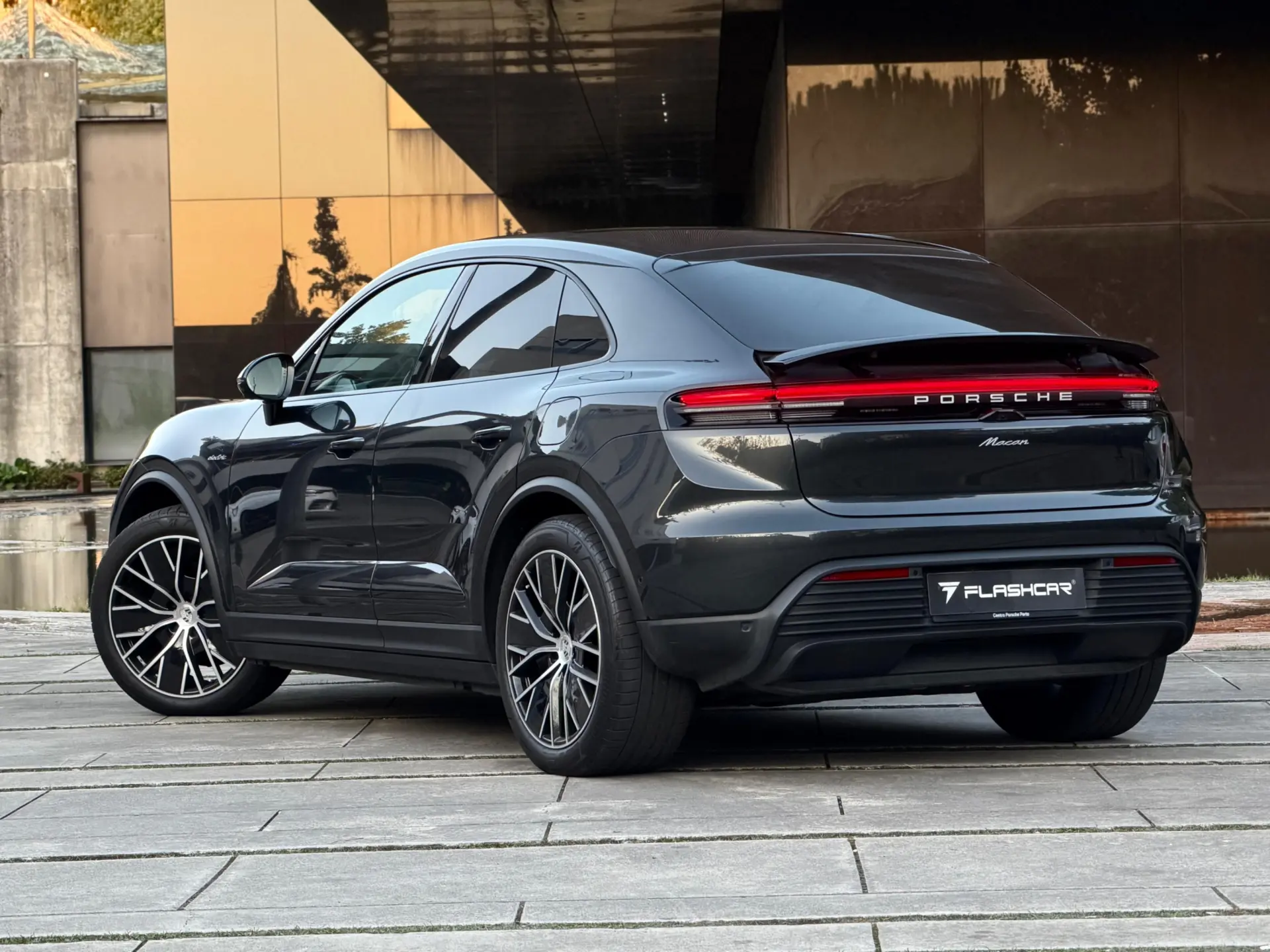 Porsche Macan Electric 16