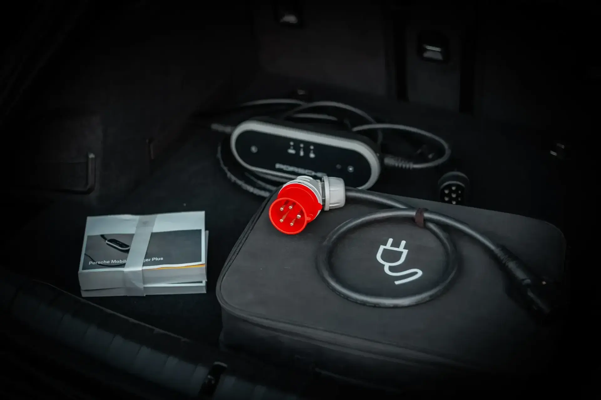 Porsche Taycan Cross Turismo 4 33