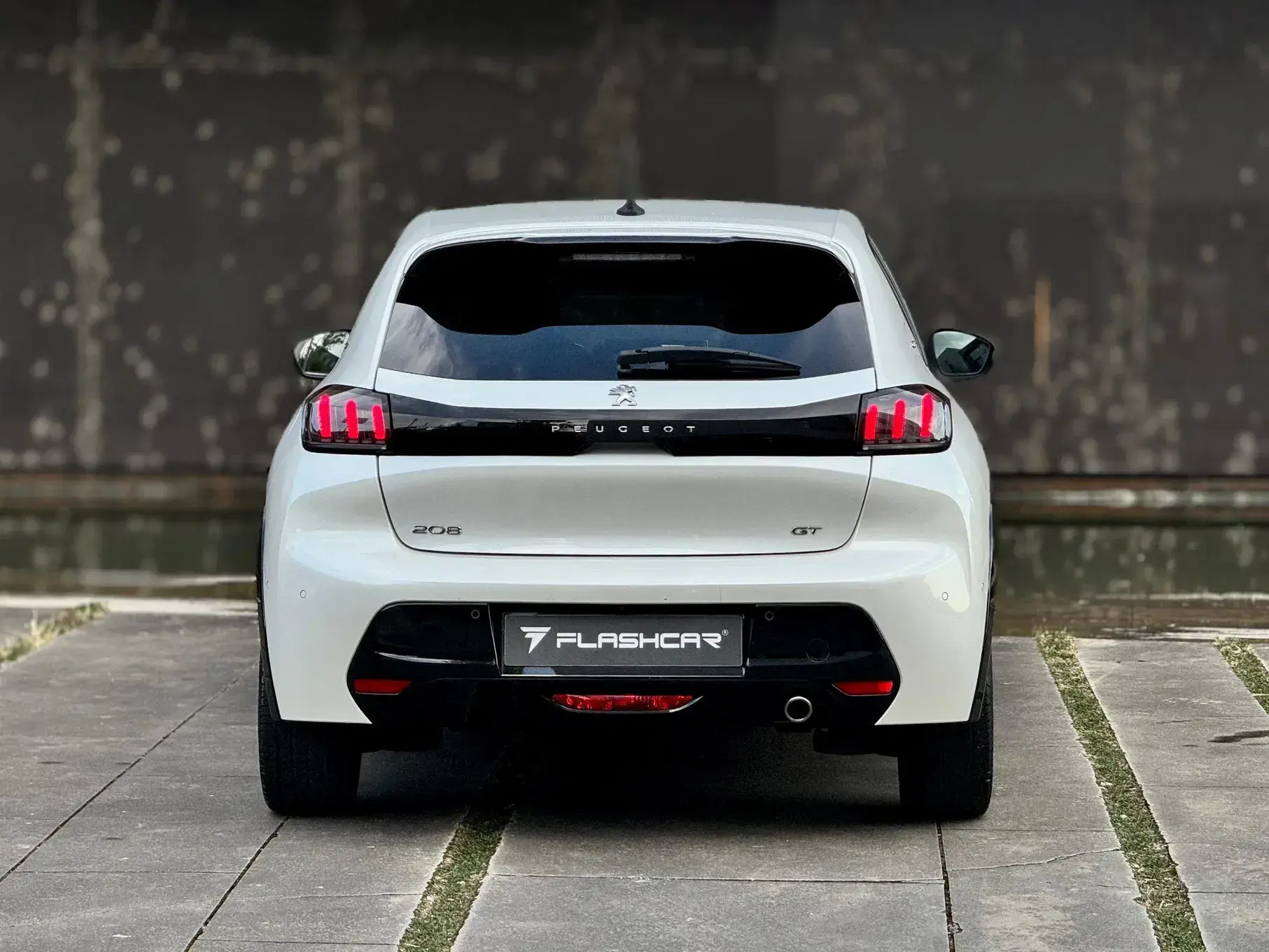 Peugeot 208 GT 11