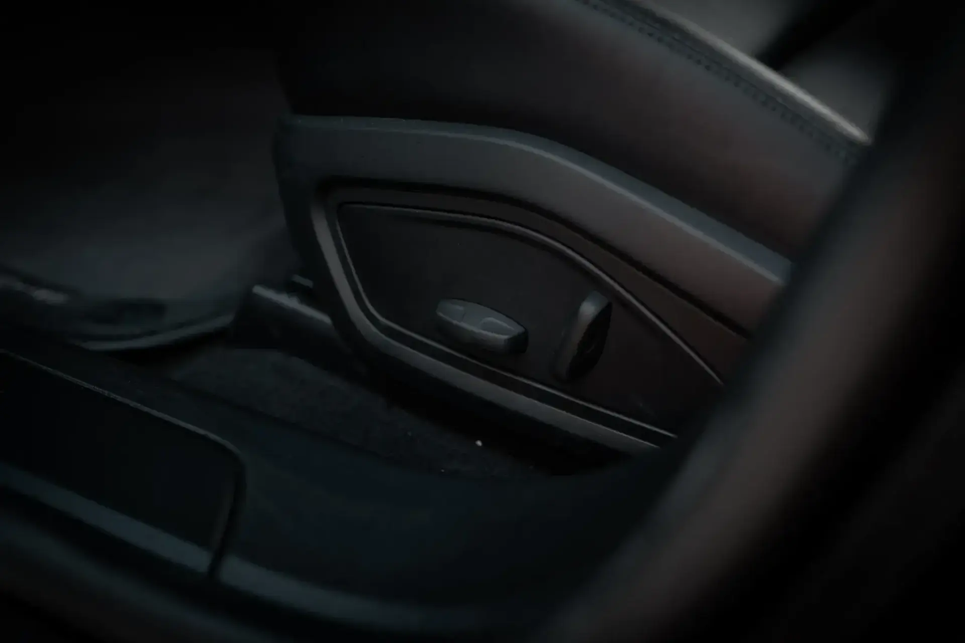Porsche Taycan Cross Turismo 4 32