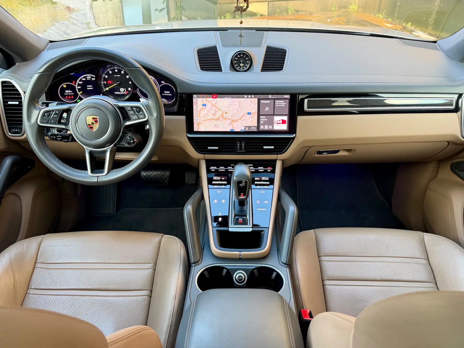 Porsche Cayenne Coupé E-Hybrid Platinum Edition 18