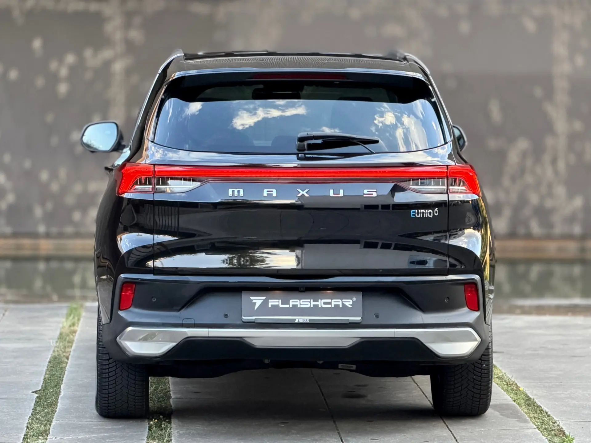 Maxus Euniq 6 Standard 10
