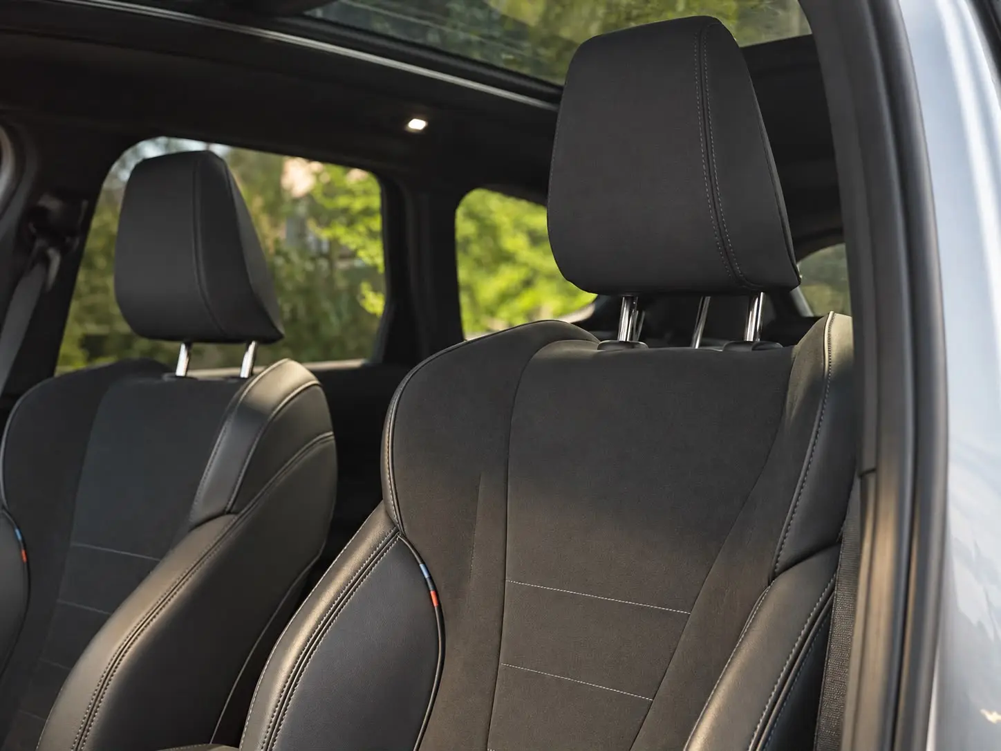 BMW iX1 xDrive30 Pack Desportivo M 6