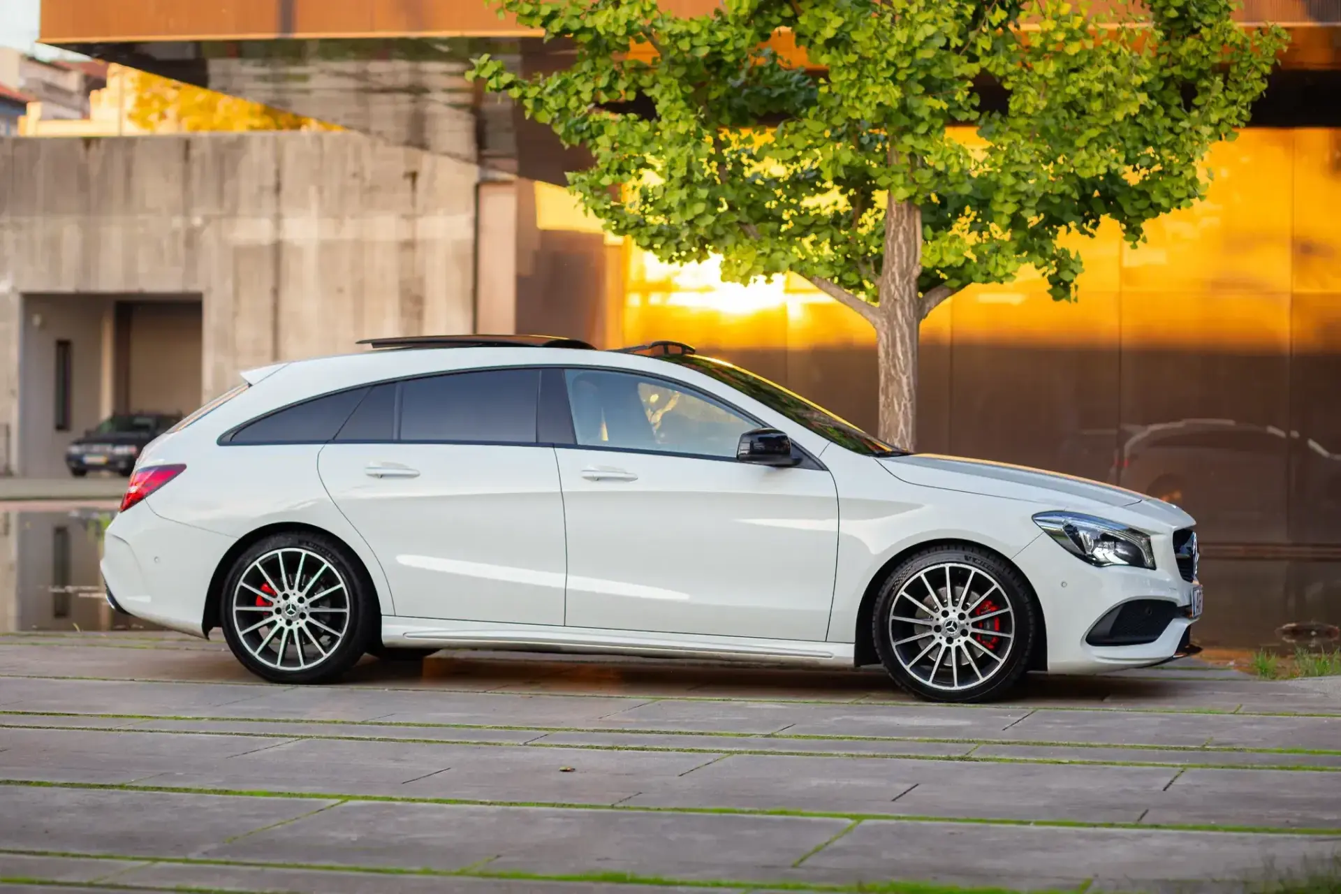 Mercedes-Benz CLA 220 Shooting Brake d 4Matic 7G-DCT AMG Line 28