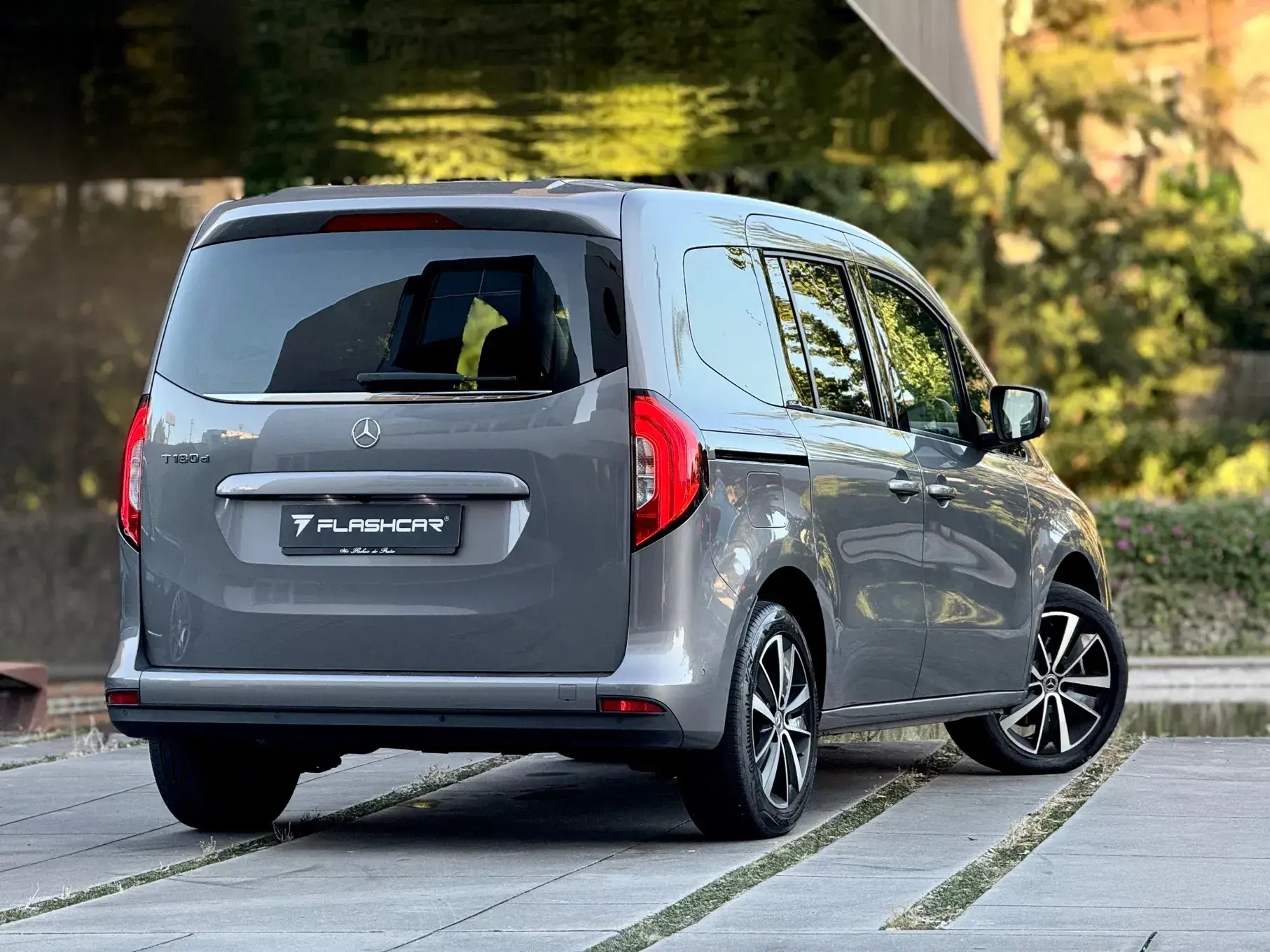 Mercedes-Benz T 180 Outro 13