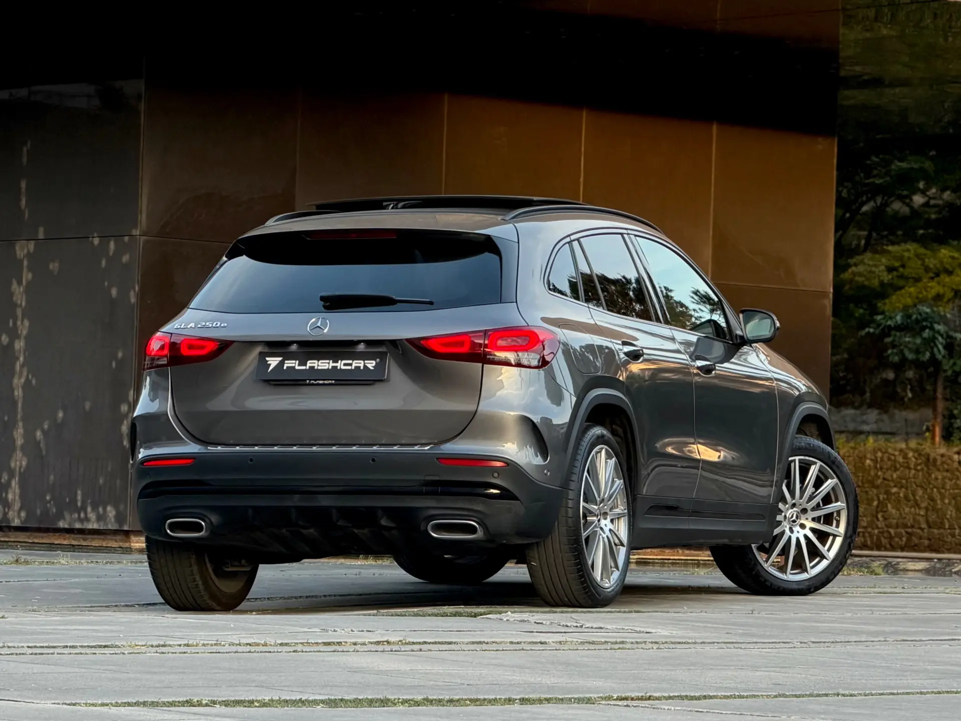 Mercedes-Benz GLA 250 e 8G-DCT AMG Line 25