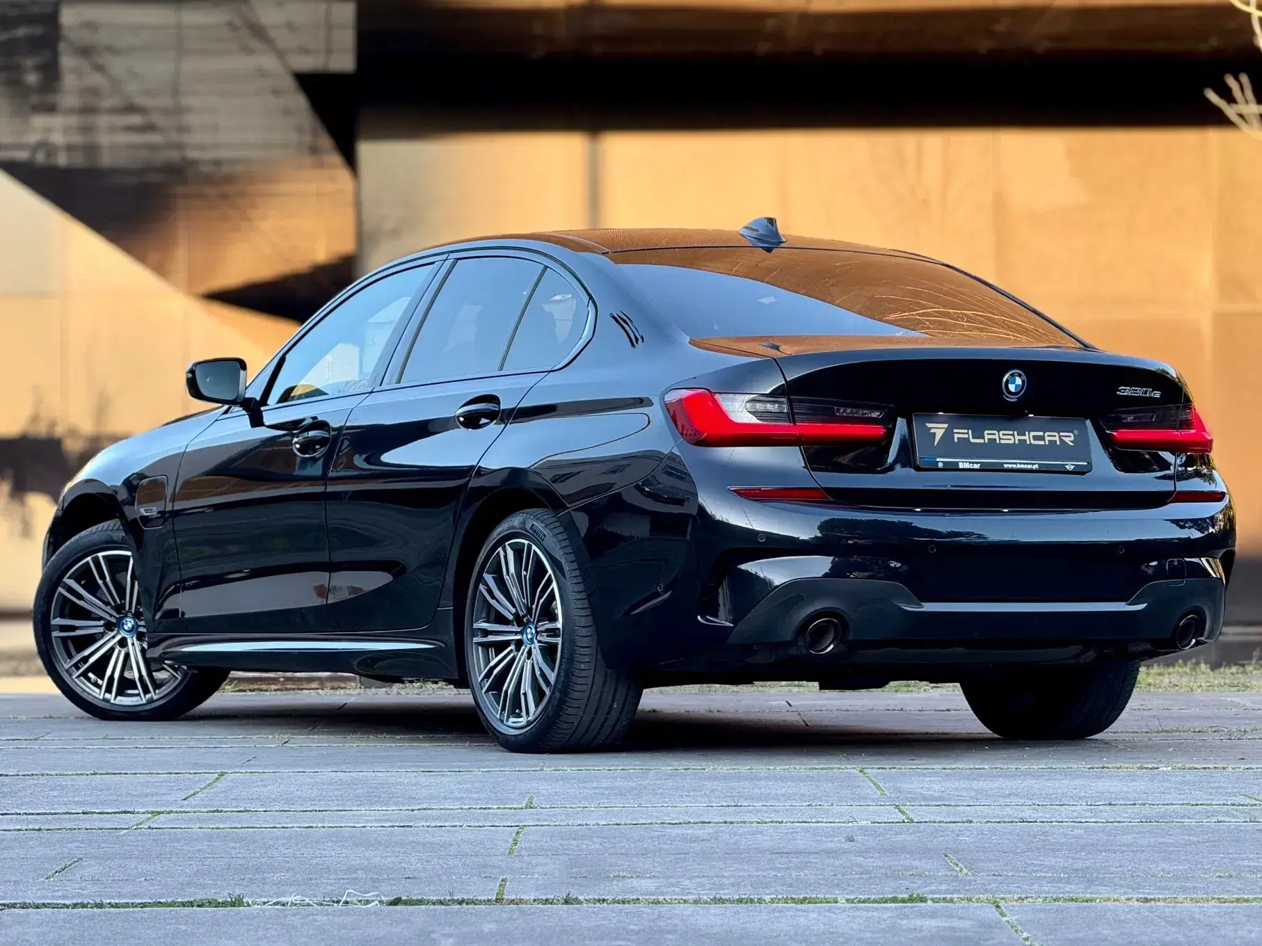 BMW 320 e Pack Desportivo M Auto 22