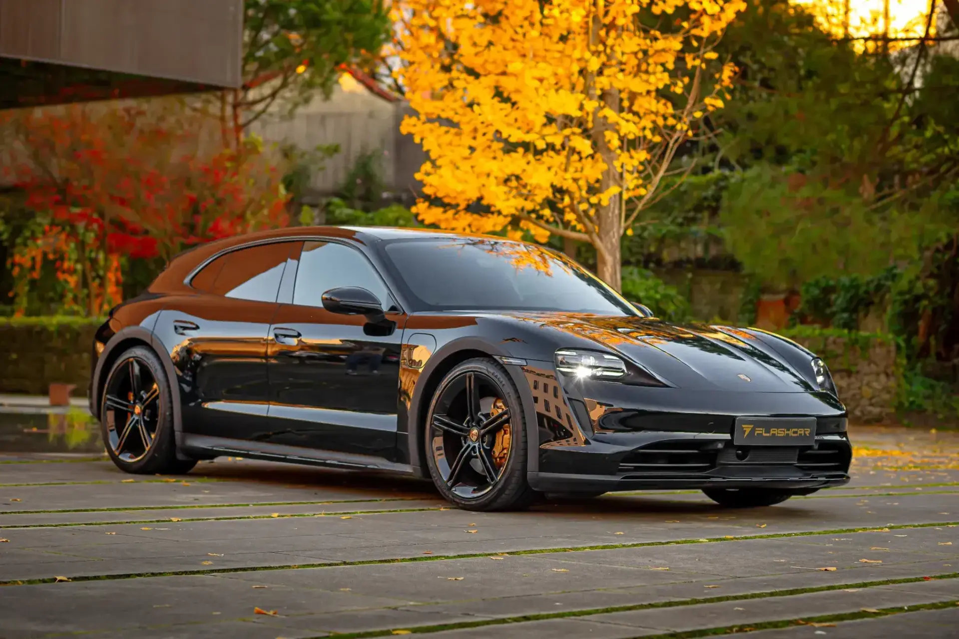 Porsche Taycan Cross Turismo 4 8