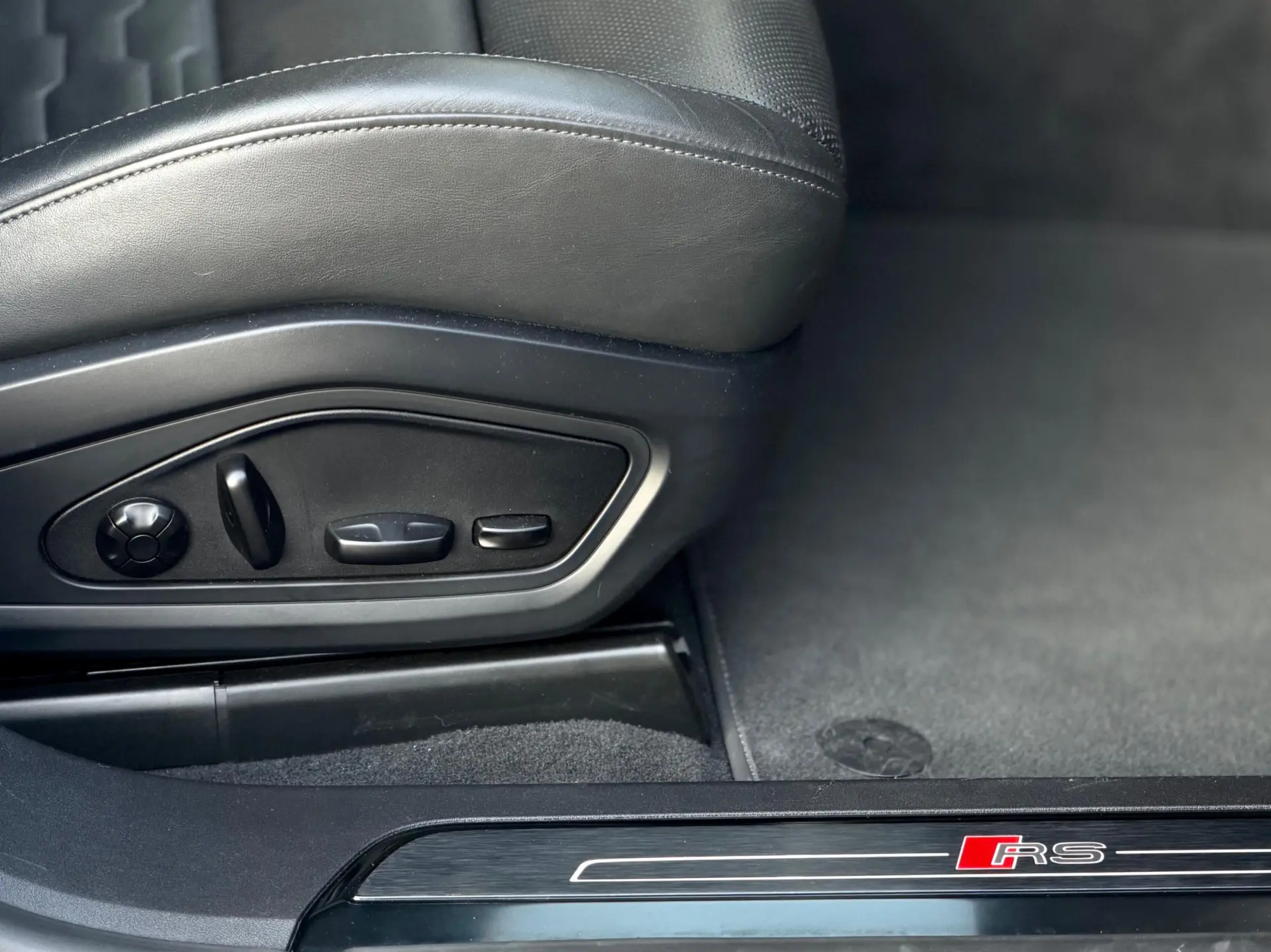 Audi e-tron GT quattro 36