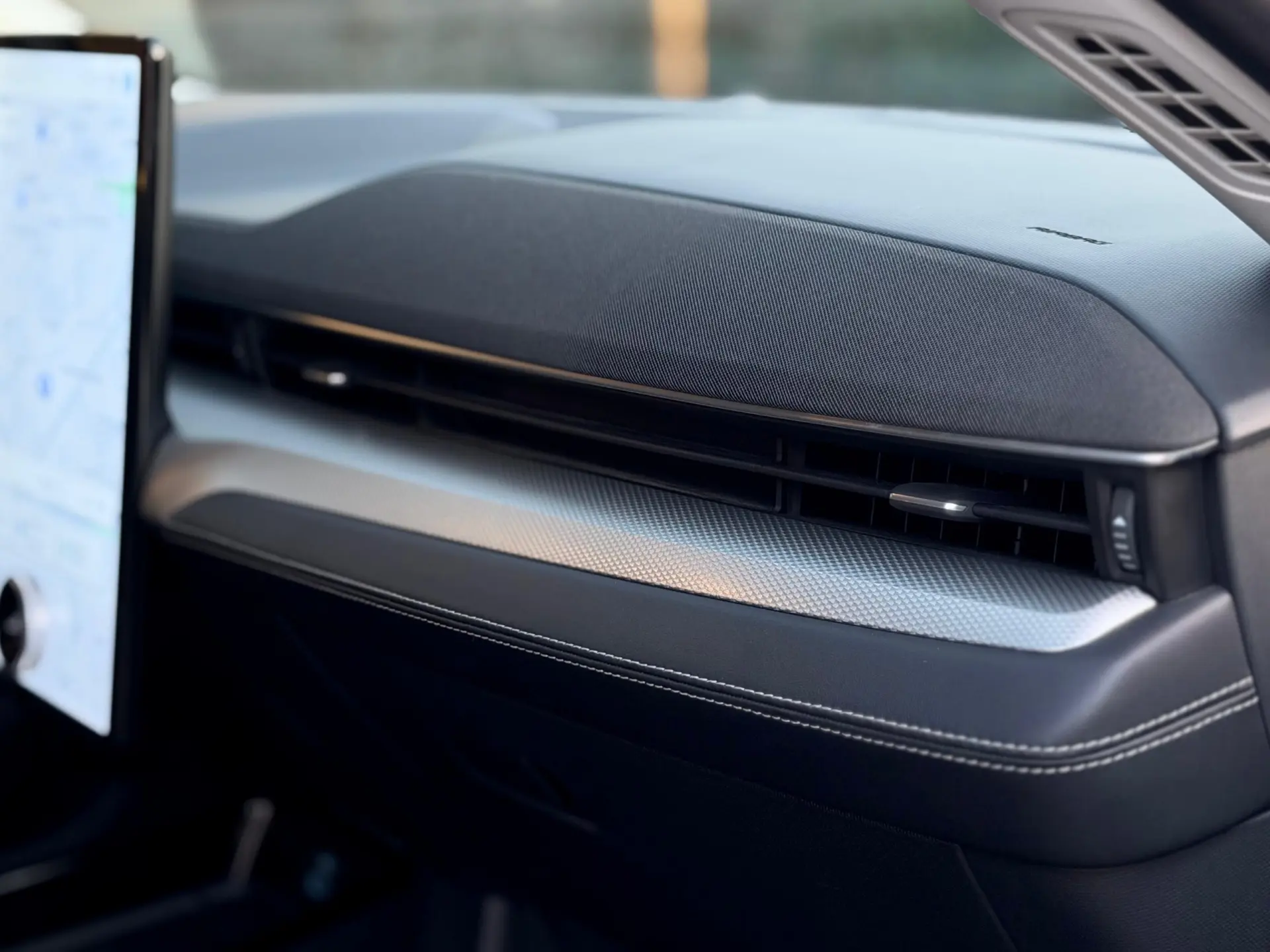 Ford Mustang Mach-E 75.7 kWh Base 25