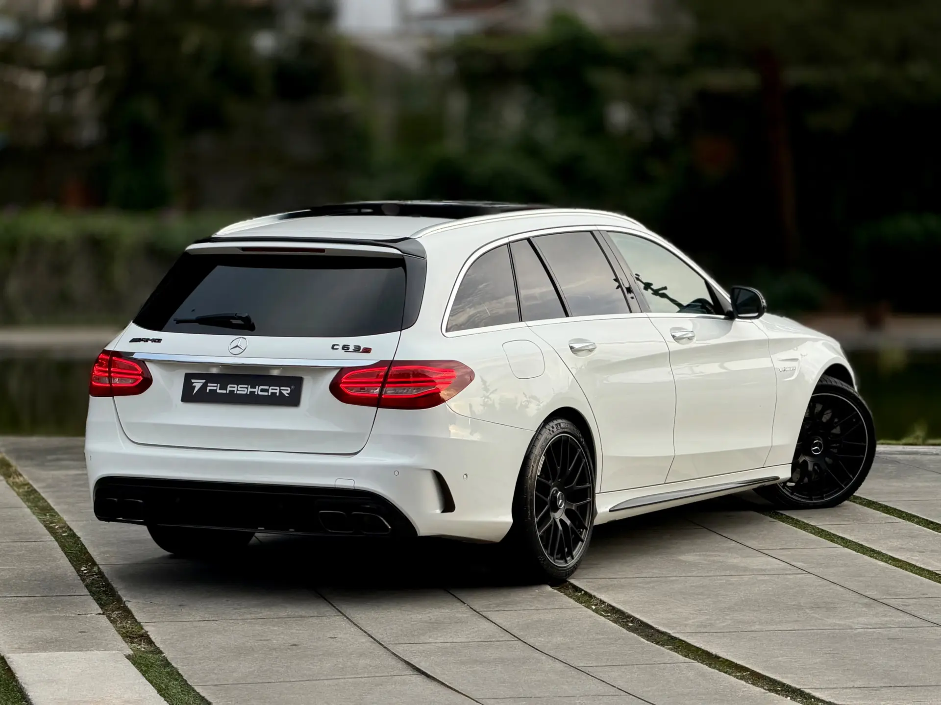 Mercedes-Benz C 63 AMG S 3