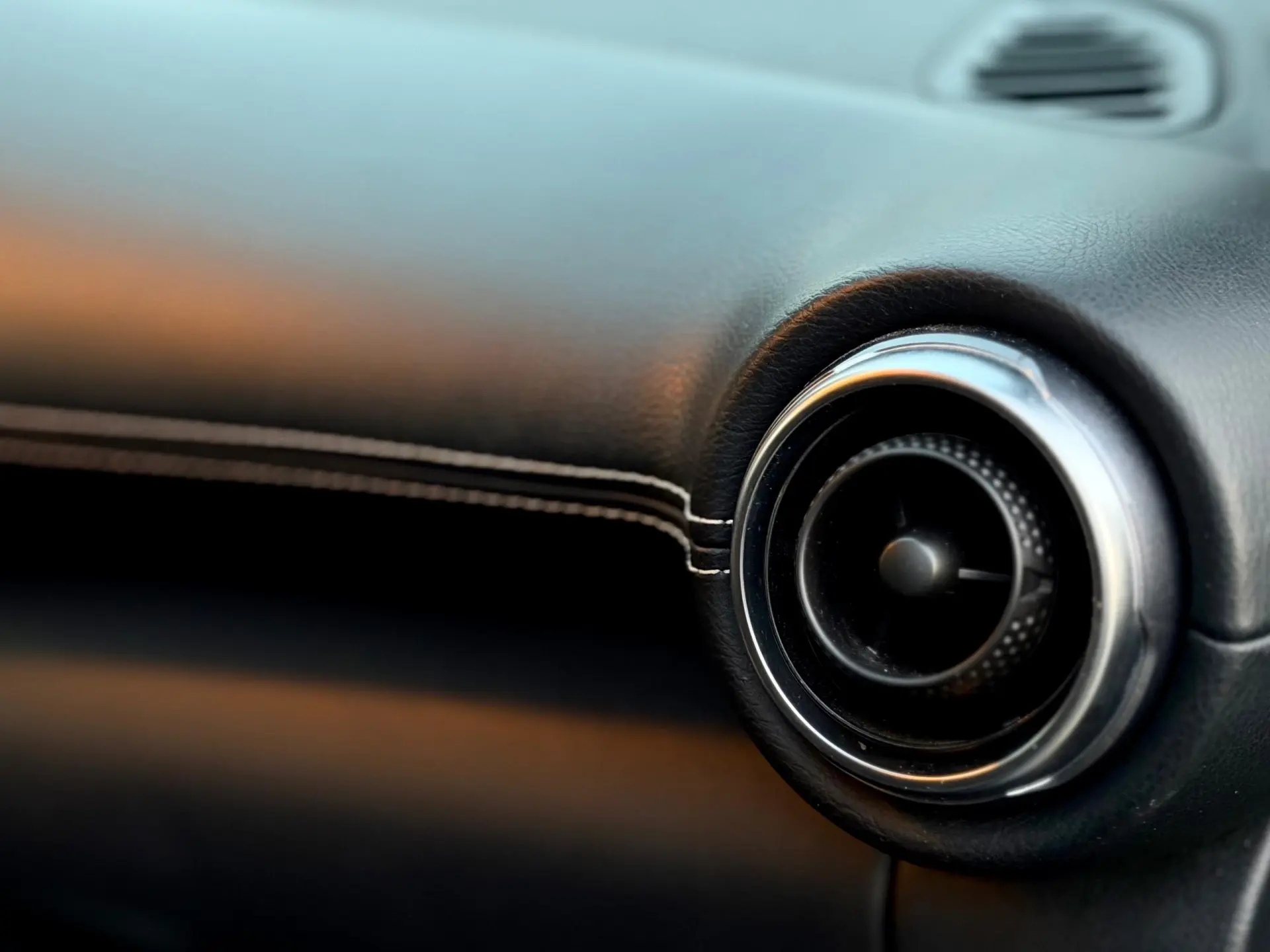 Nissan Juke 1.0 DIG-T N-Design Black 27