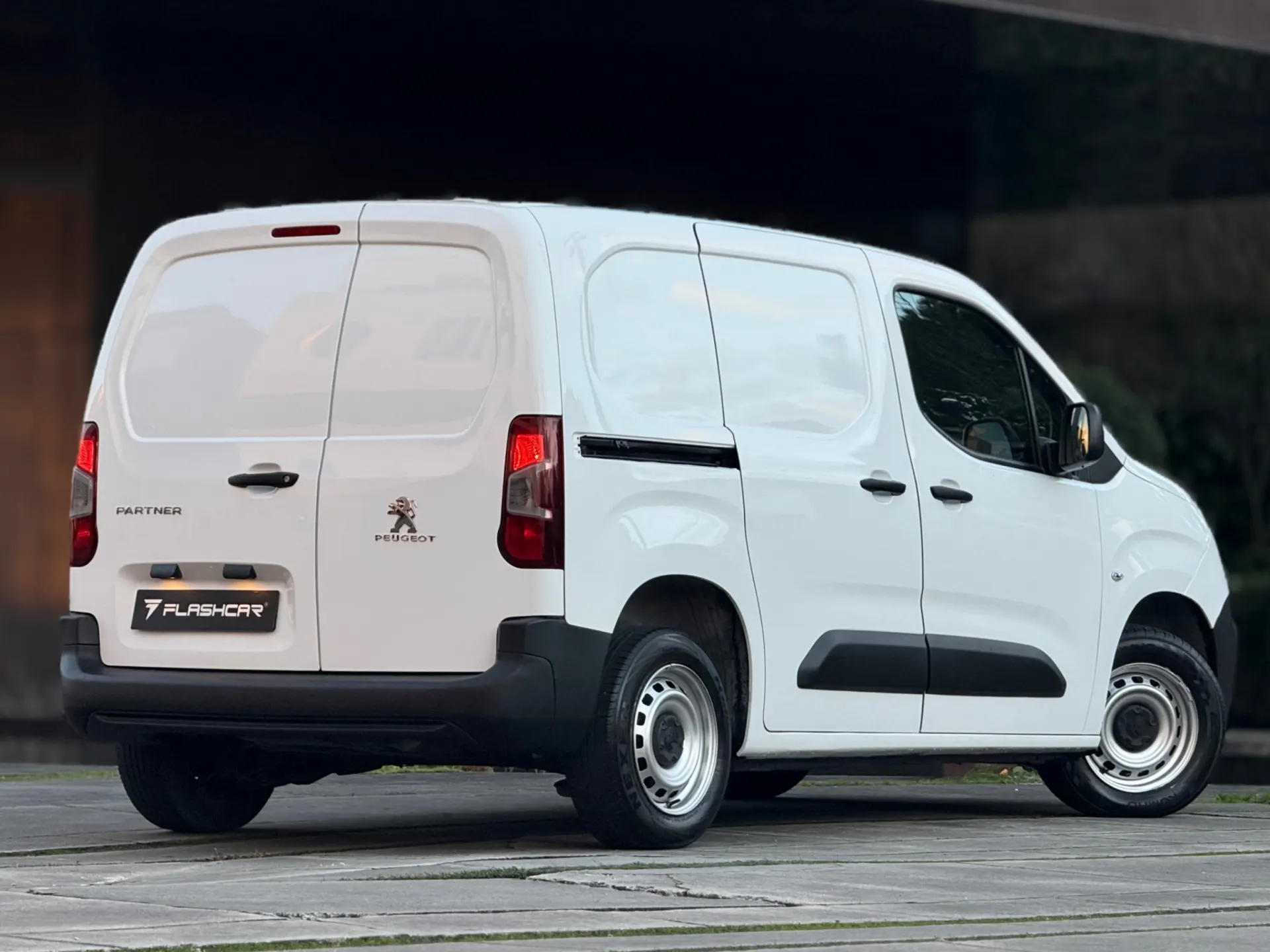 Peugeot Partner 2l comercial 8