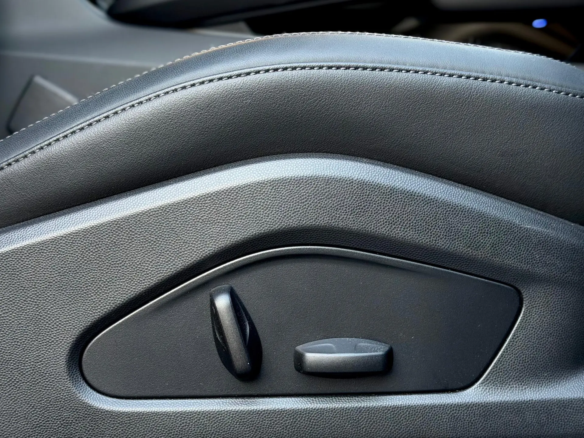 Porsche Macan Electric 49