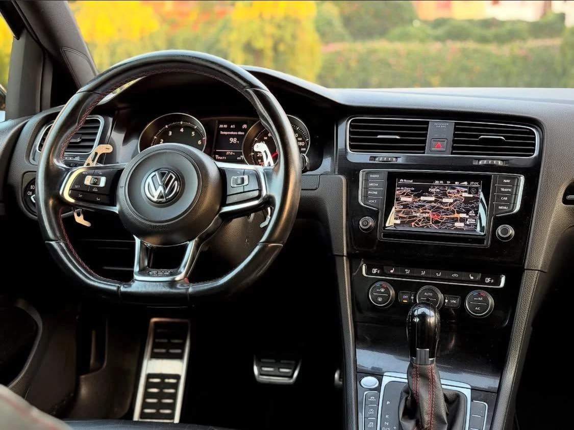 Volkswagen Golf GTI performance 3