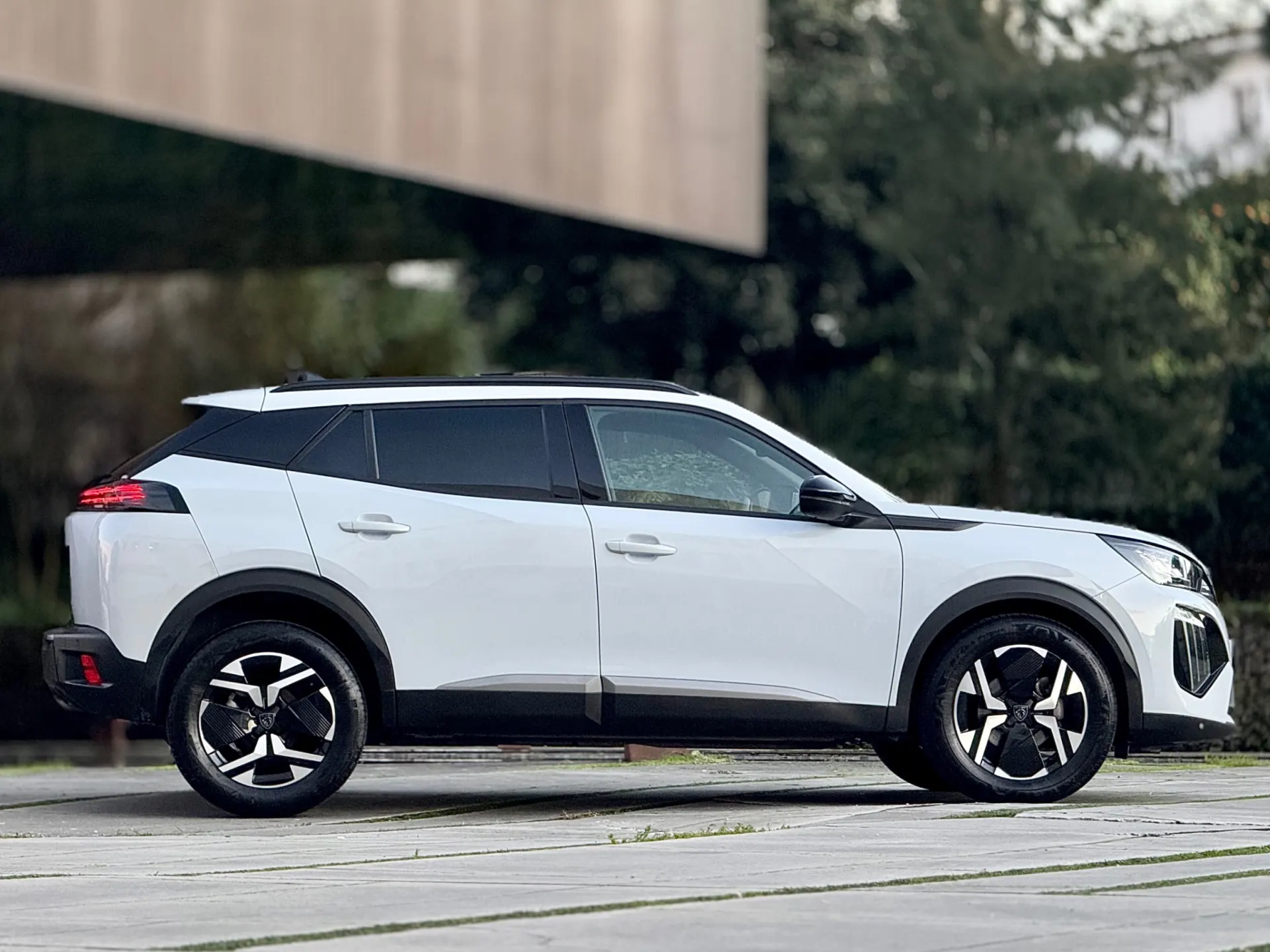 Peugeot 2008 1.2 PureTech Allure Pack 12